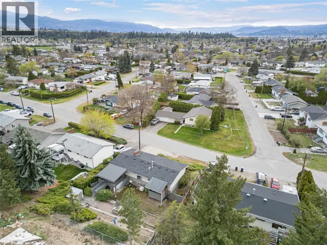 285 DELL ROAD, Kelowna 3