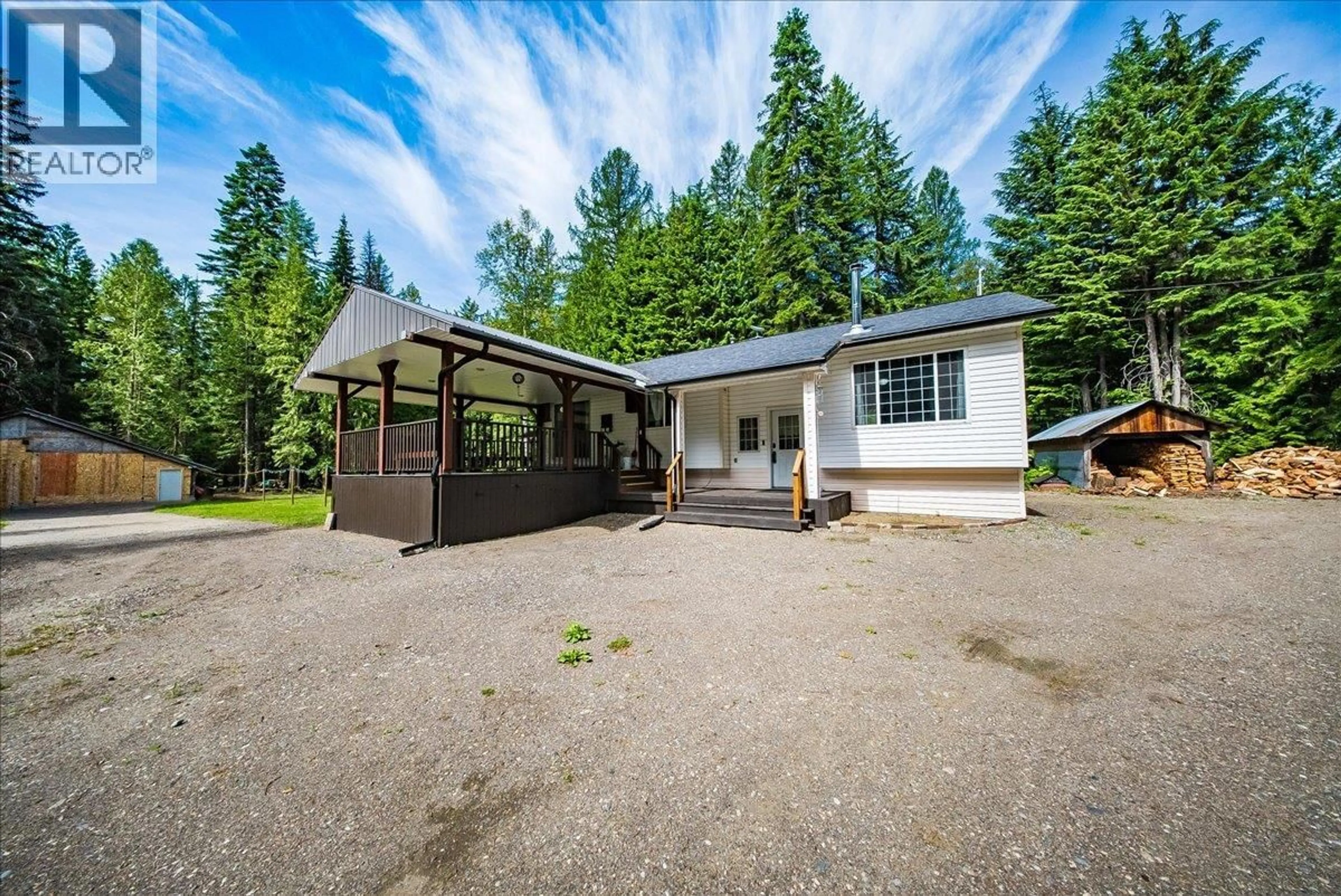 A pic from outside/outdoor area/front of a property/back of a property/a pic from drone, unknown for 210 & 206 BELMOND ROAD, Salmo British Columbia V0G1Z0