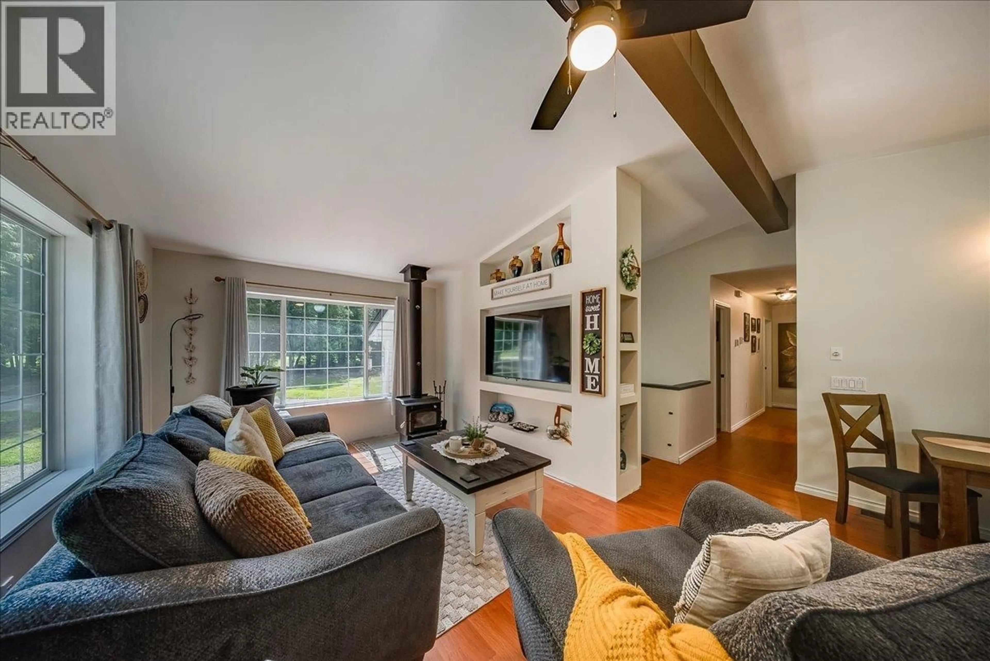 Living room with furniture, unknown for 210 & 206 BELMOND ROAD, Salmo British Columbia V0G1Z0