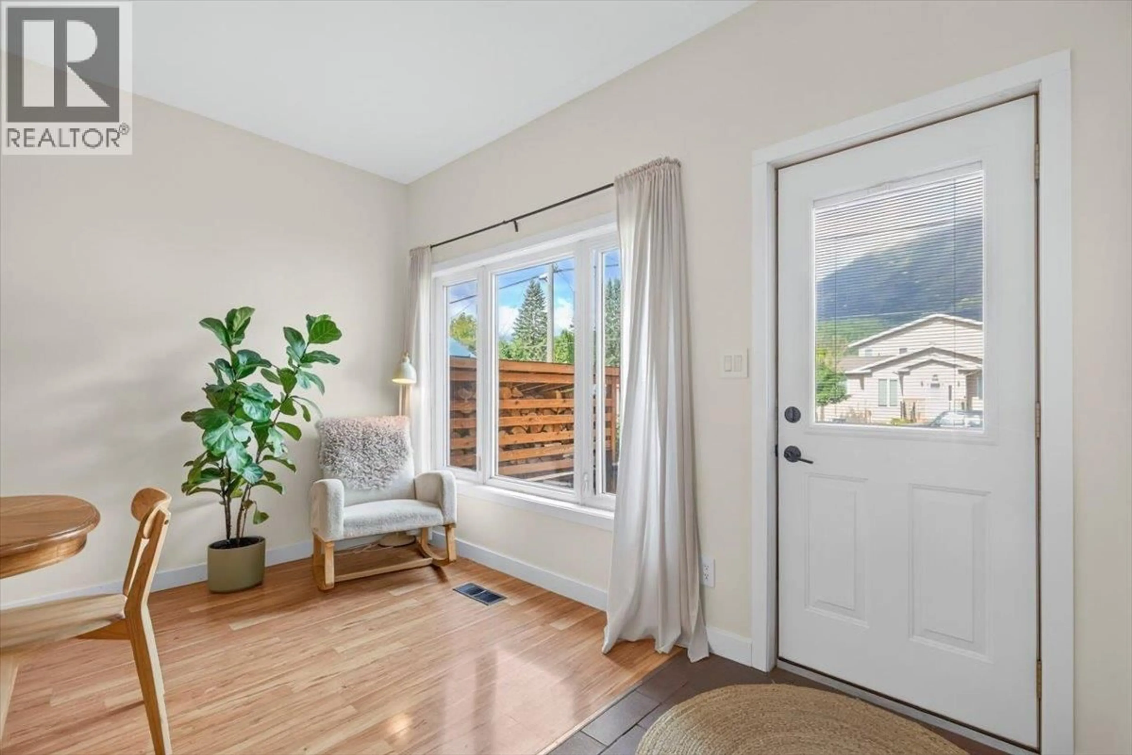 Indoor entryway for 1092 5TH AVENUE, Fernie British Columbia V0B1M0