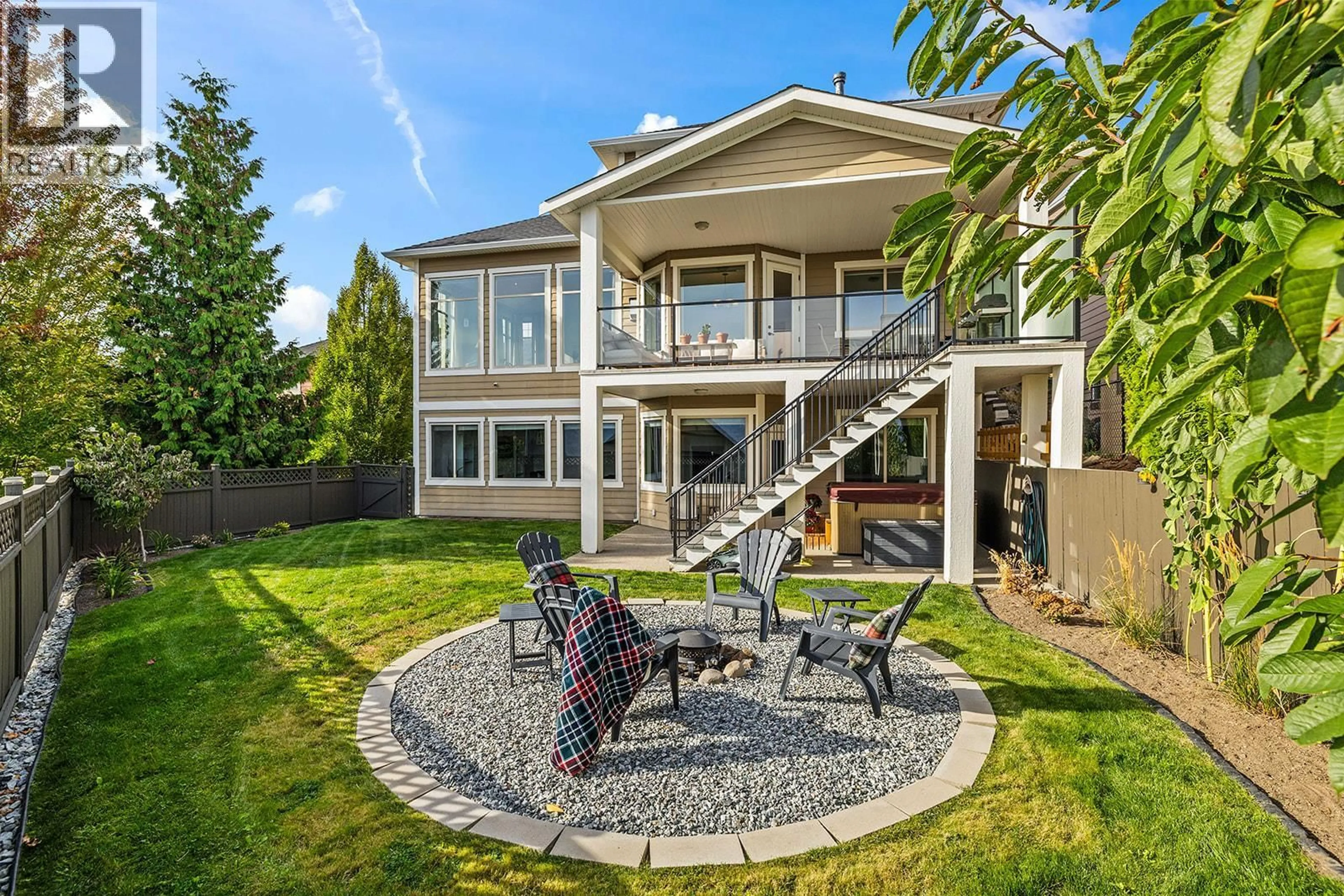 Home with vinyl exterior material, water/lake/river/ocean view for 3162 SADDLEBACK PLACE, West Kelowna British Columbia V4T2Z6
