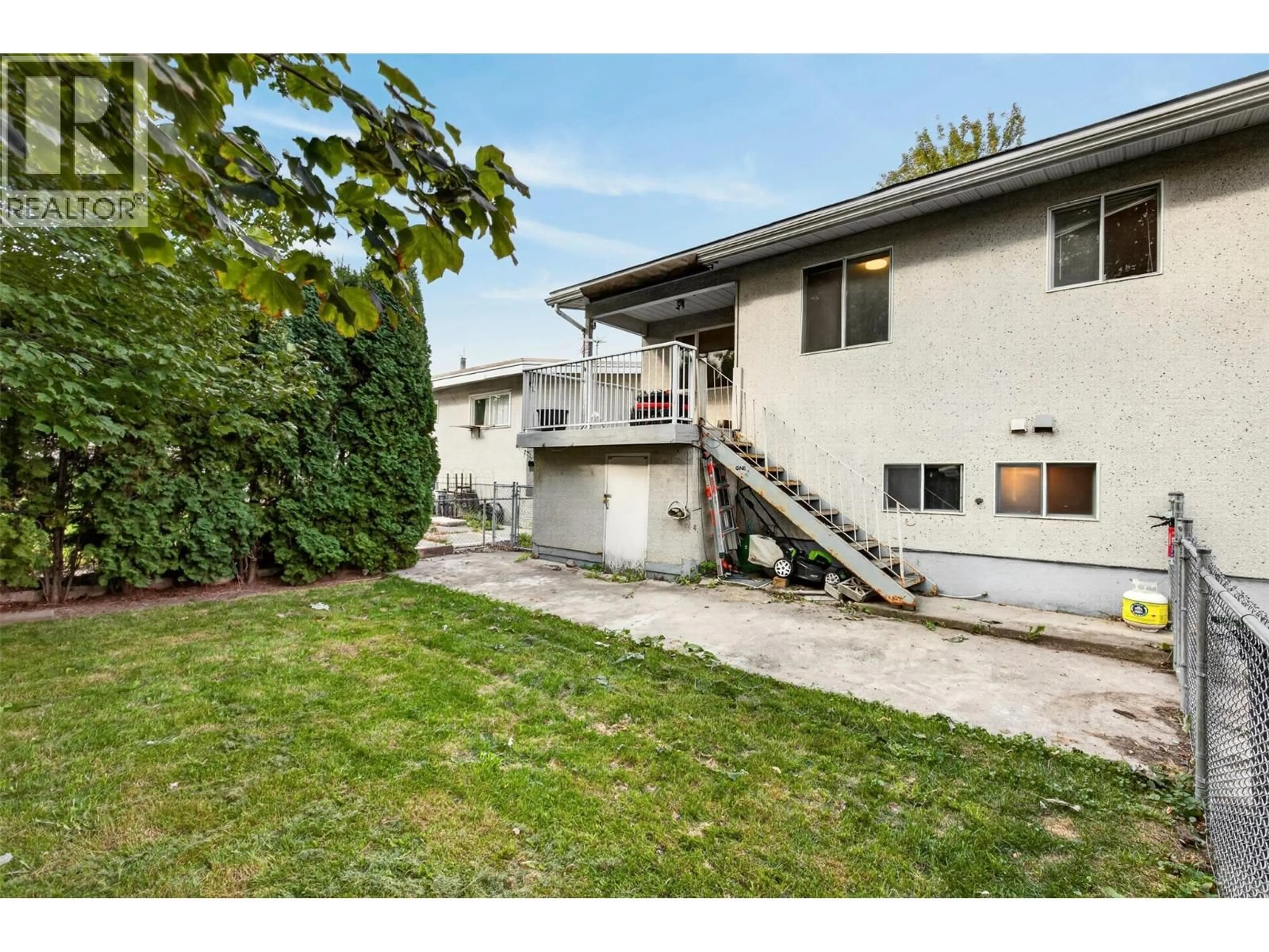 Patio, street for 1387 GORDON DRIVE, Kelowna British Columbia V1Y3E9