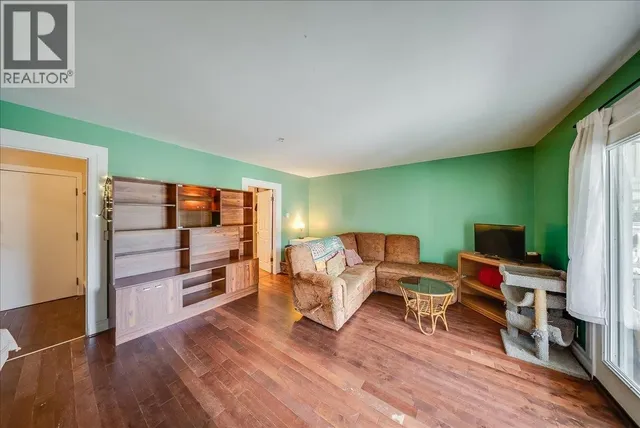 7 - 2044 WASHINGTON STREET, Rossland 5