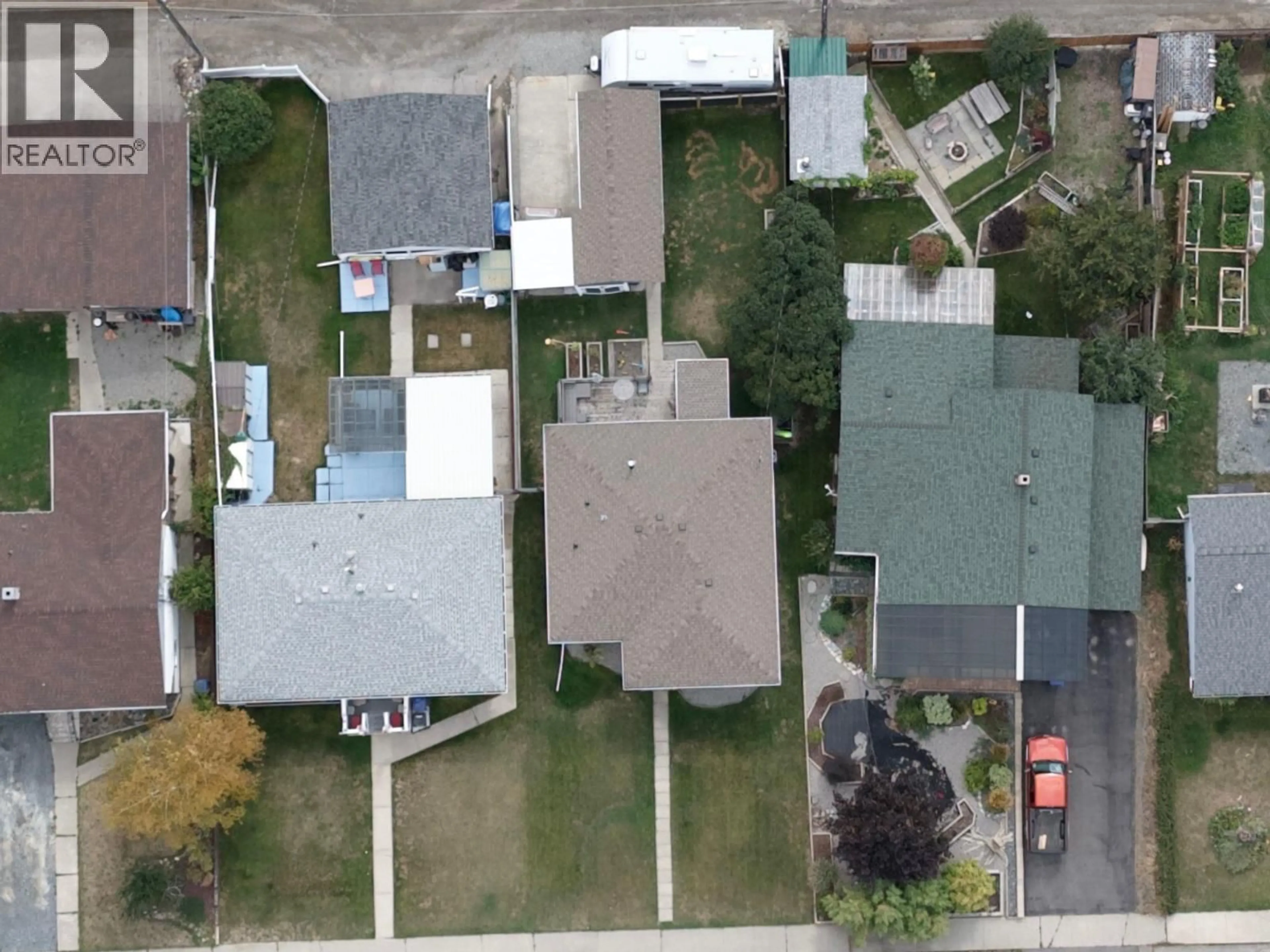 A pic from outside/outdoor area/front of a property/back of a property/a pic from drone, street for 713 7TH STREET SOUTH, Cranbrook British Columbia V1C1N2