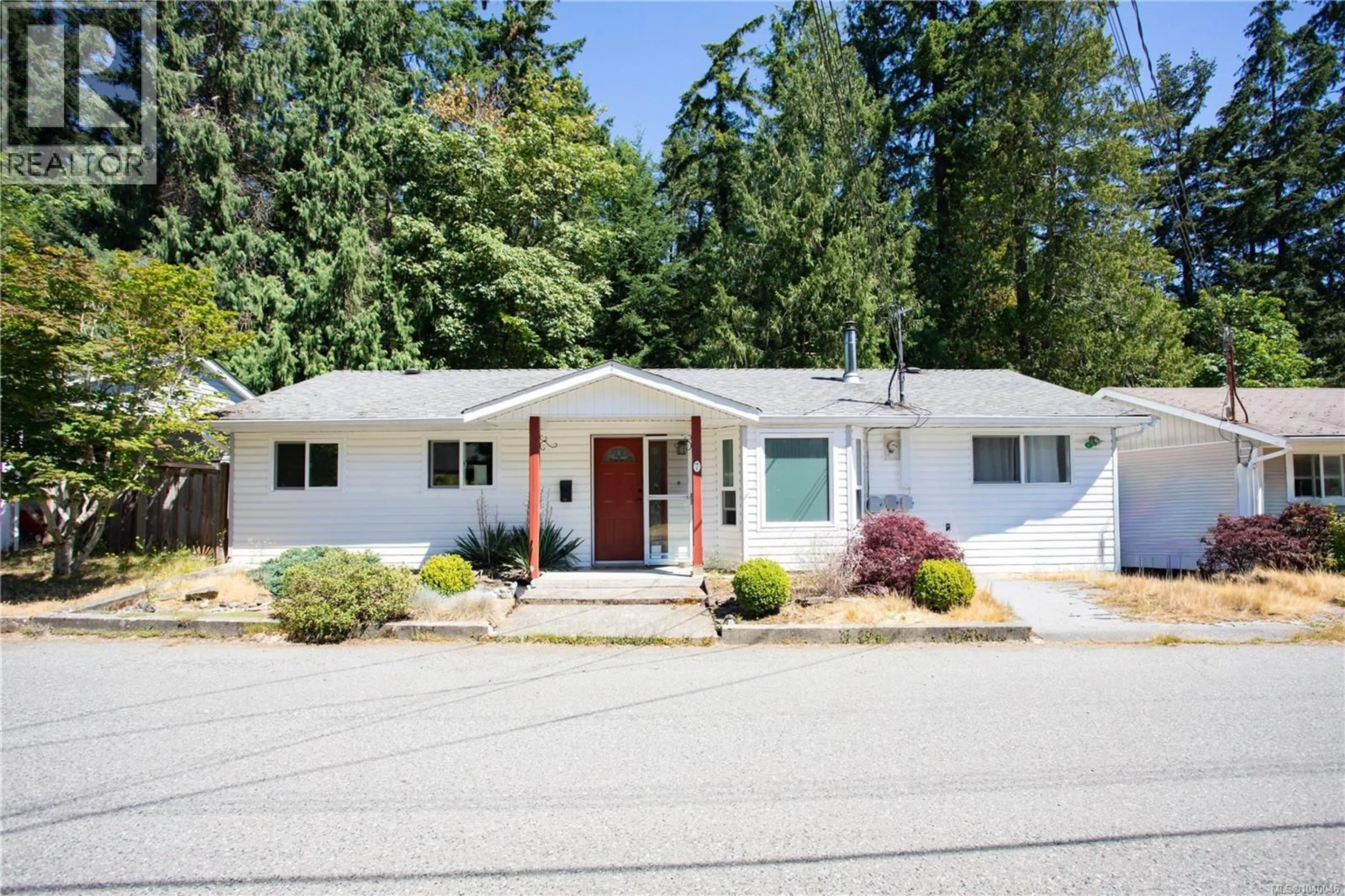 Home with vinyl exterior material, street for 7 - 4604 HAMMOND BAY ROAD, Nanaimo British Columbia V9T5B1