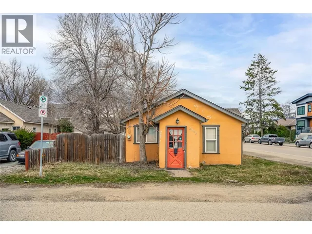 2293 WOODLAWN STREET, Kelowna 2