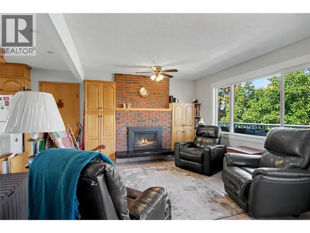 2250 BLAIR COURT, Lake Country 4