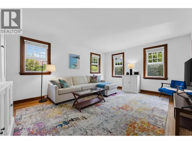 709 FOURTH STREET, Nelson 4