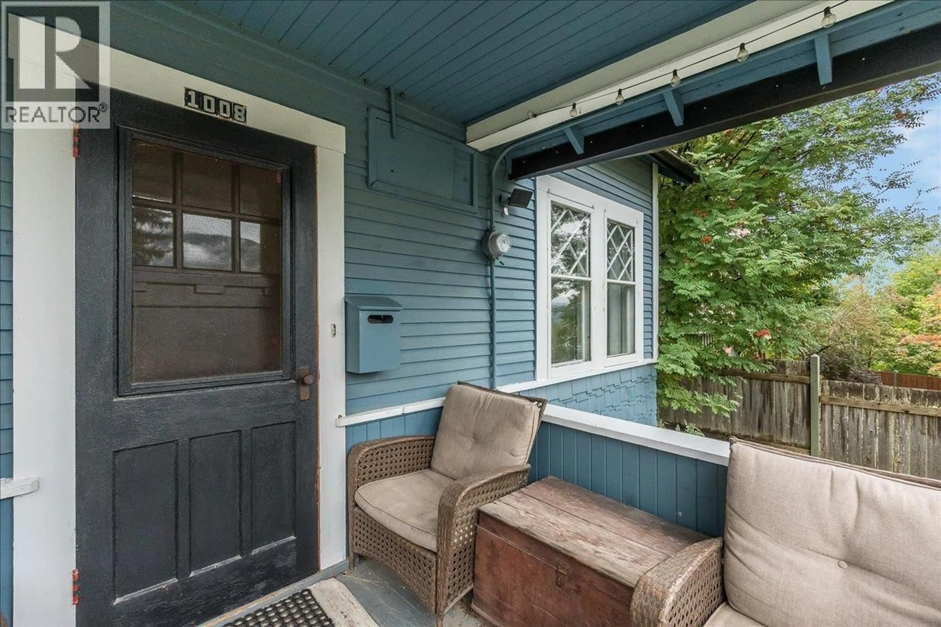 Patio, street for 1008 OBSERVATORY STREET, Nelson British Columbia V1L5P3