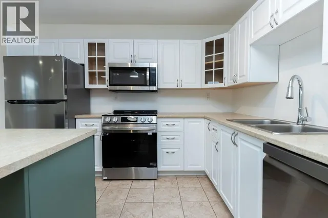 393 WADDINGTON DRIVE, Kamloops 2