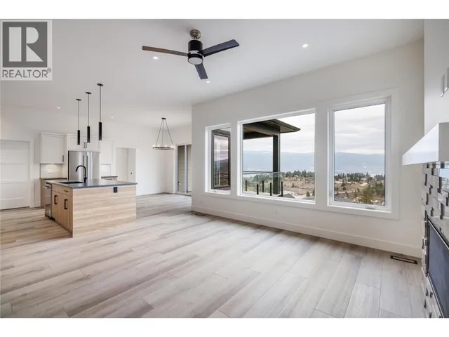 17567 DICKINSON PLACE, Summerland 3