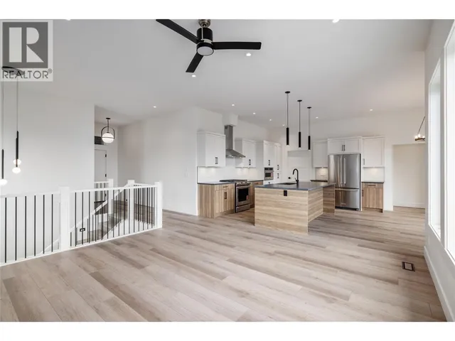 17567 DICKINSON PLACE, Summerland 5