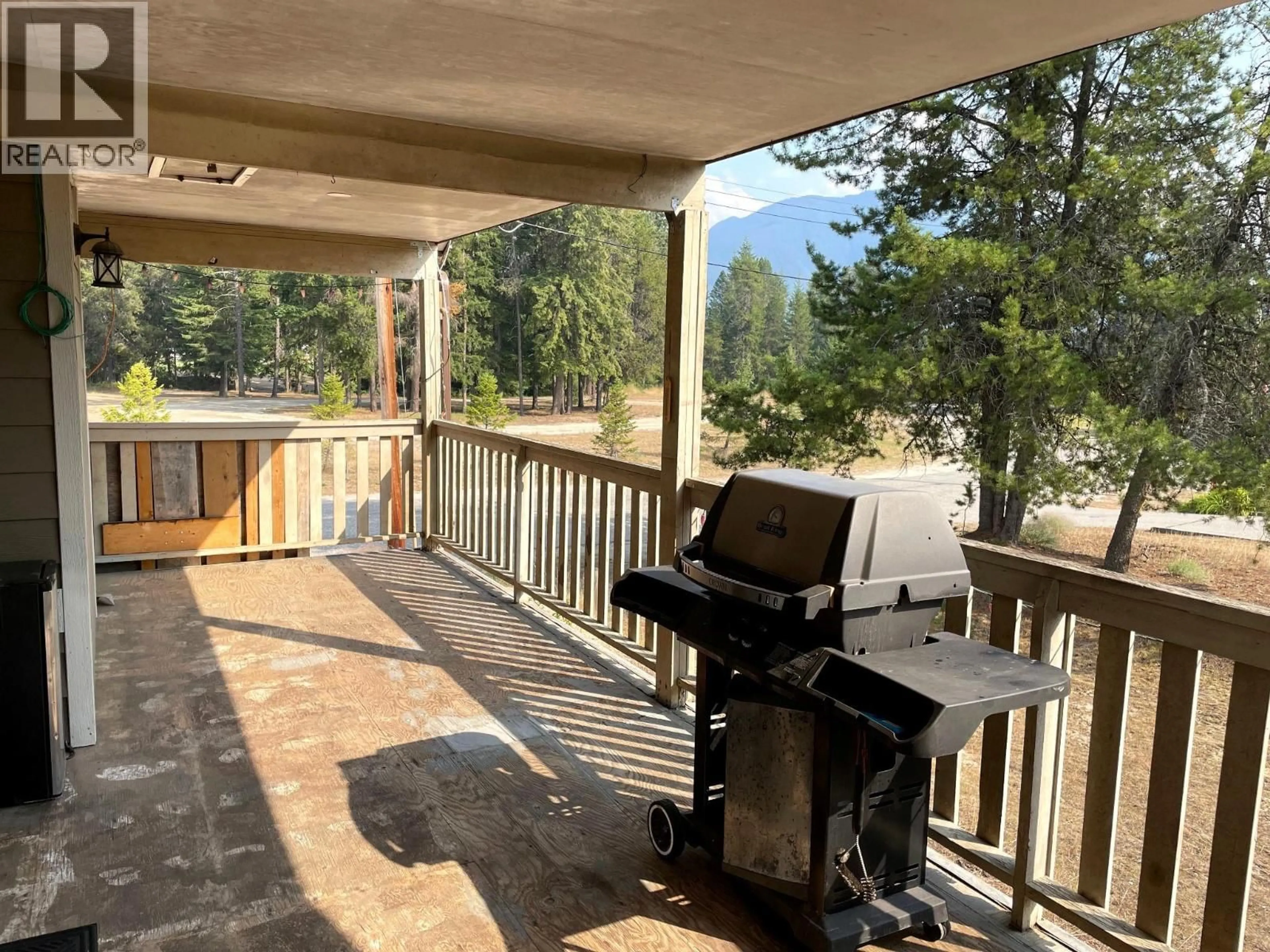 Patio, mountain view for 218 10TH AVENUE NORTHWEST, Nakusp British Columbia V0G1R0