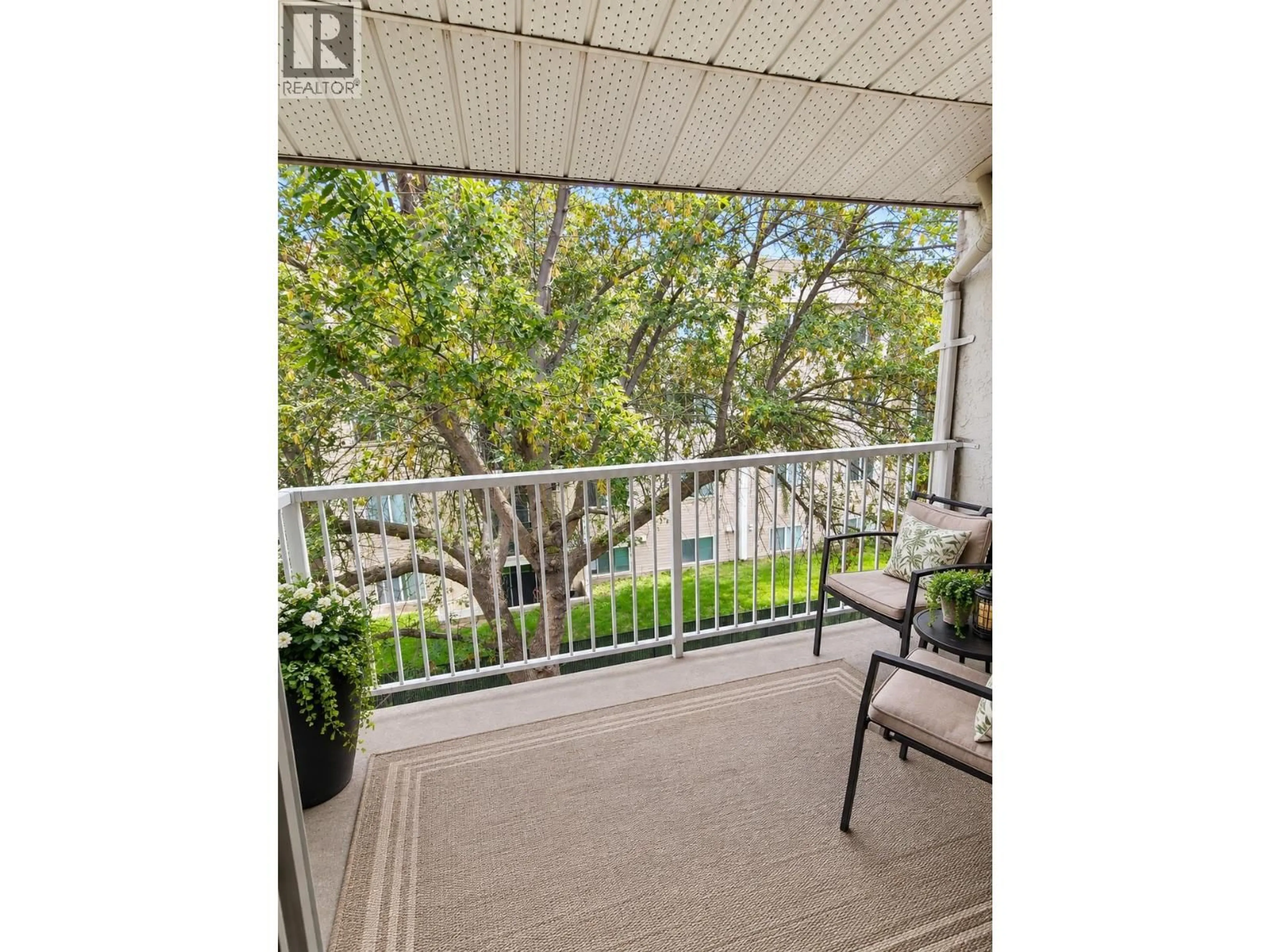 Patio, water/lake/river/ocean view for 314 - 395 FRANKLYN ROAD, Kelowna British Columbia V1X5X8