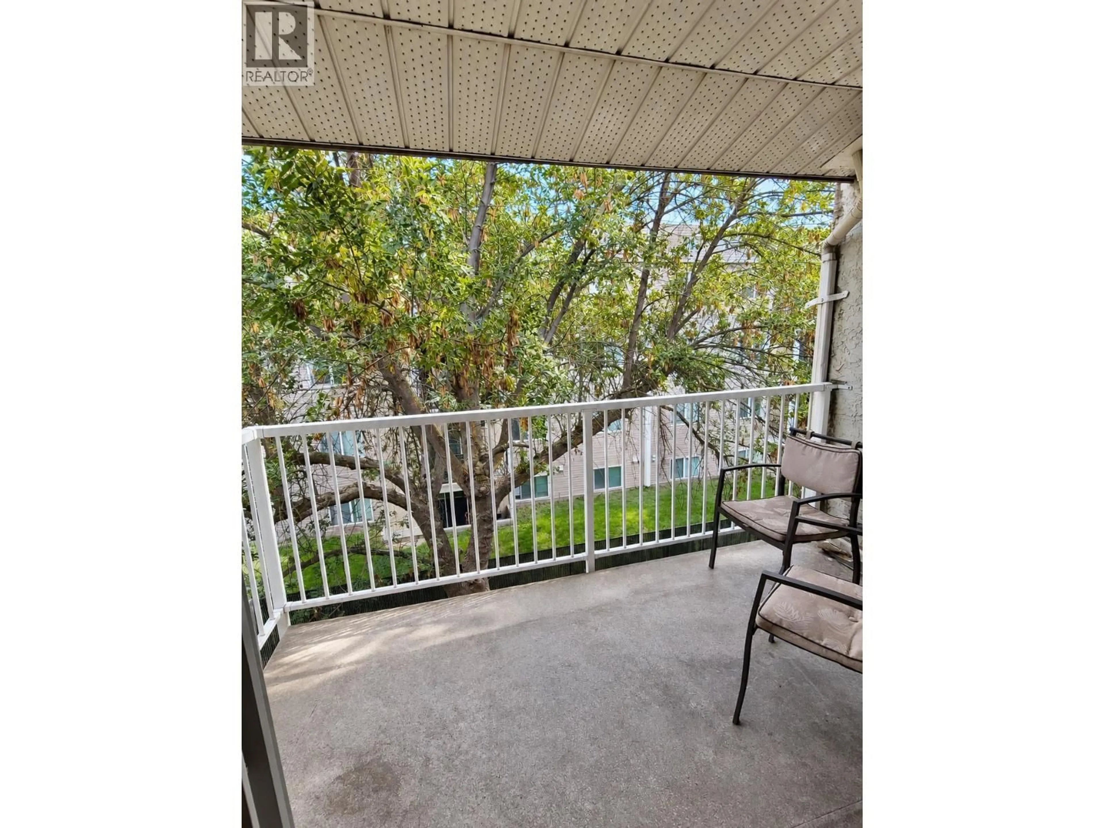 Patio, water/lake/river/ocean view for 314 - 395 FRANKLYN ROAD, Kelowna British Columbia V1X5X8
