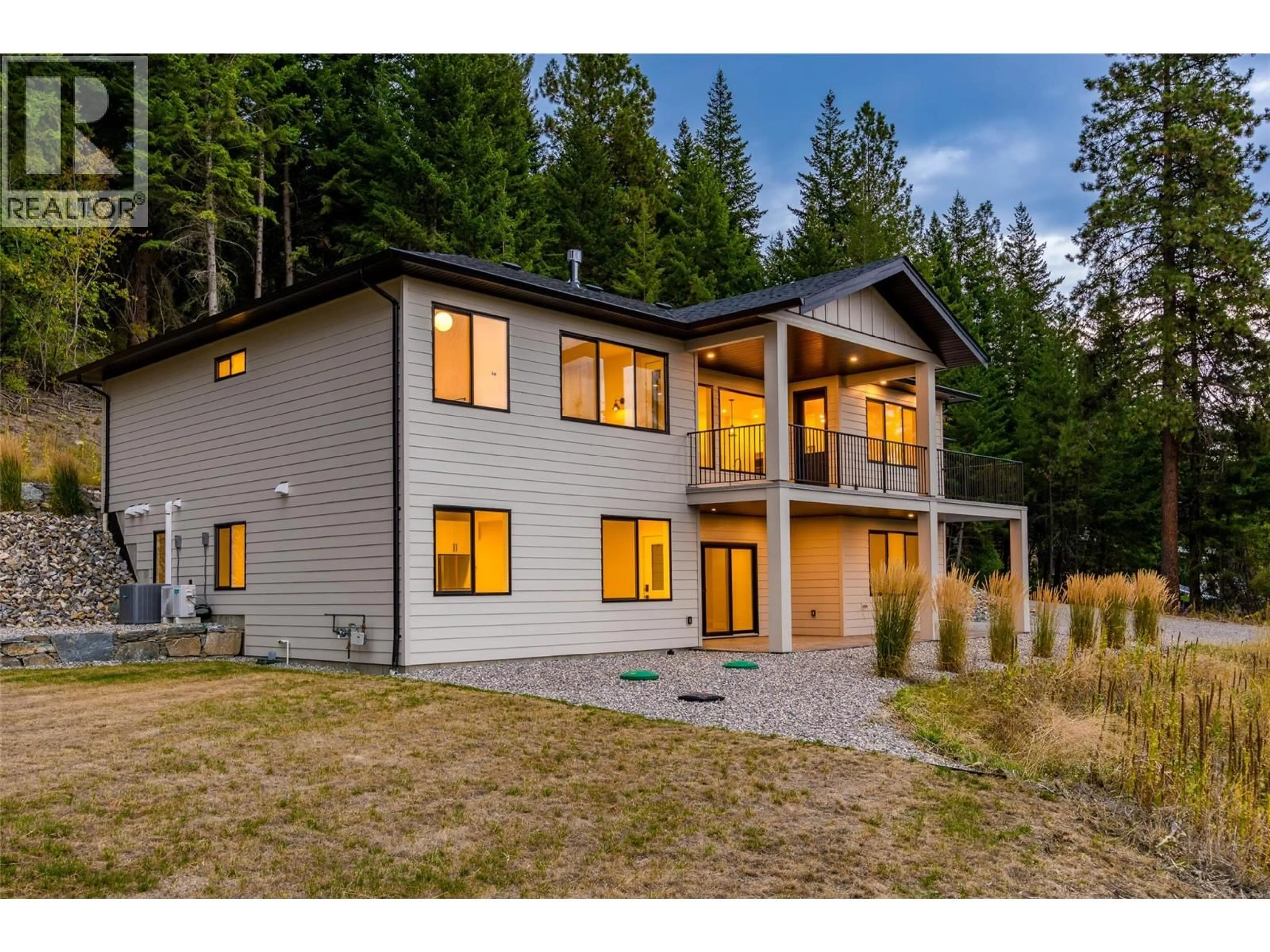 Home with vinyl exterior material, mountain view for 7863 BOULTER ROAD, Vernon British Columbia V1B3N2