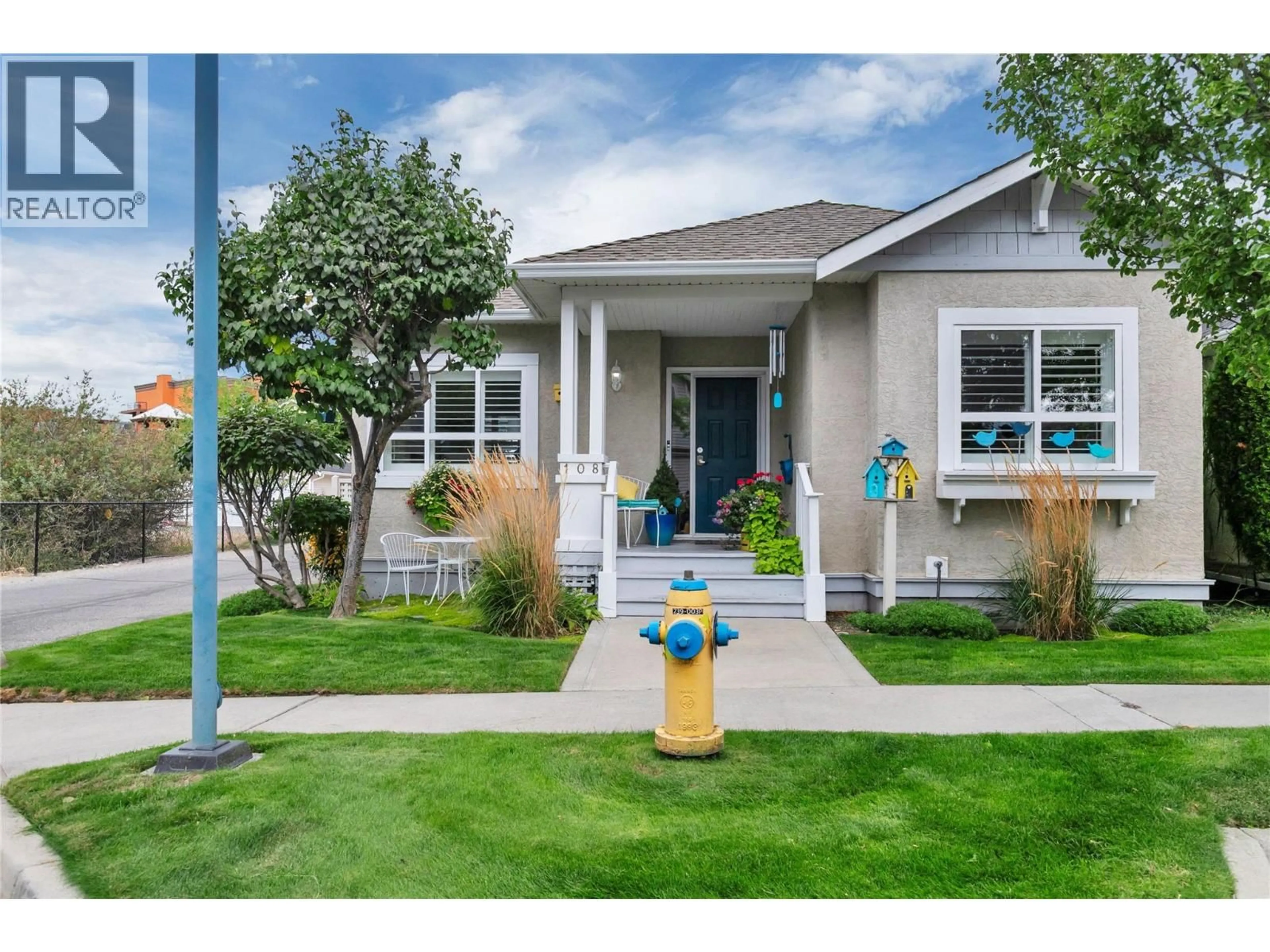 Home with vinyl exterior material, street for 108 - 665 COOK ROAD, Kelowna British Columbia V1W4T4