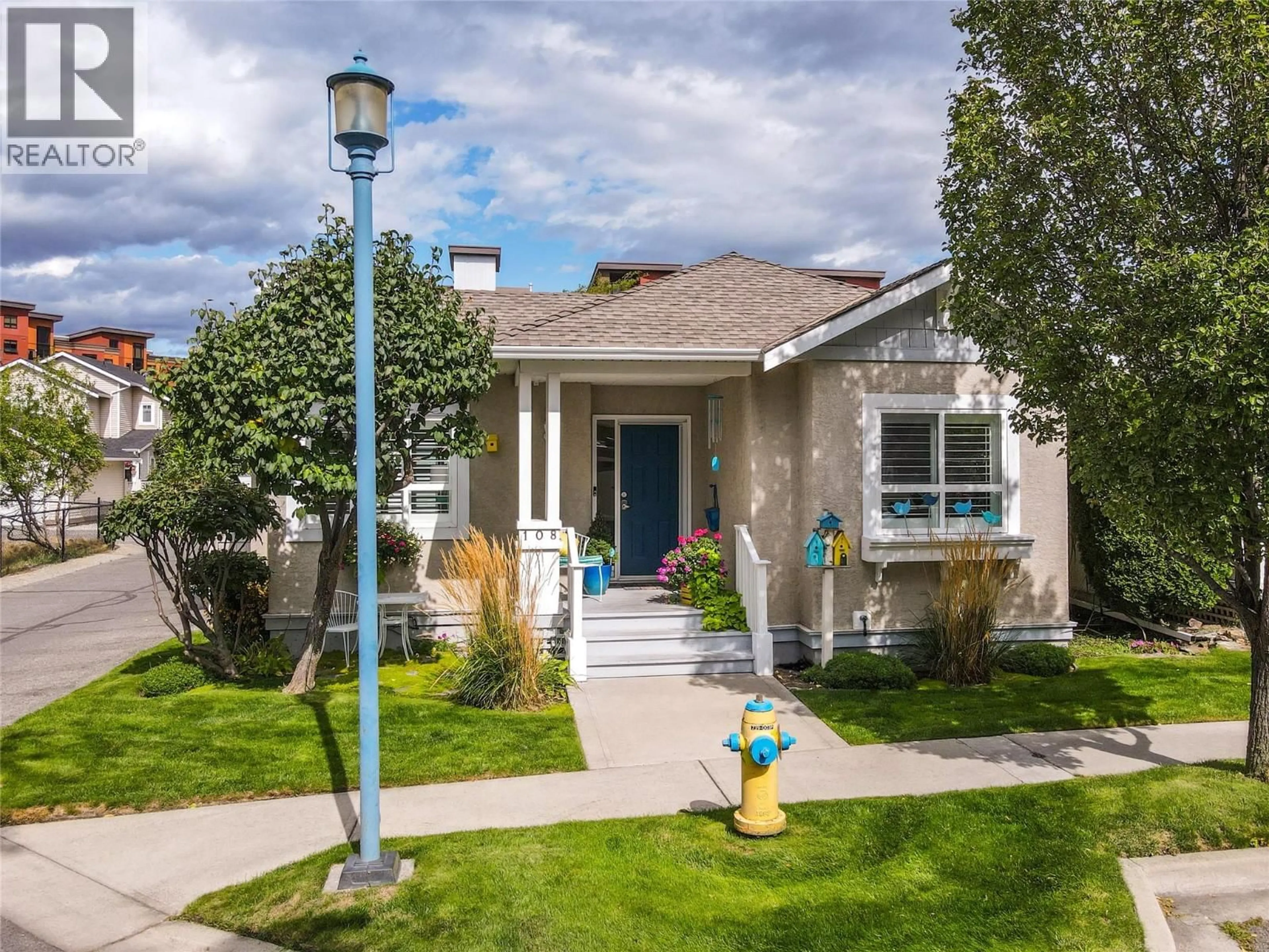 Home with vinyl exterior material, street for 108 - 665 COOK ROAD, Kelowna British Columbia V1W4T4