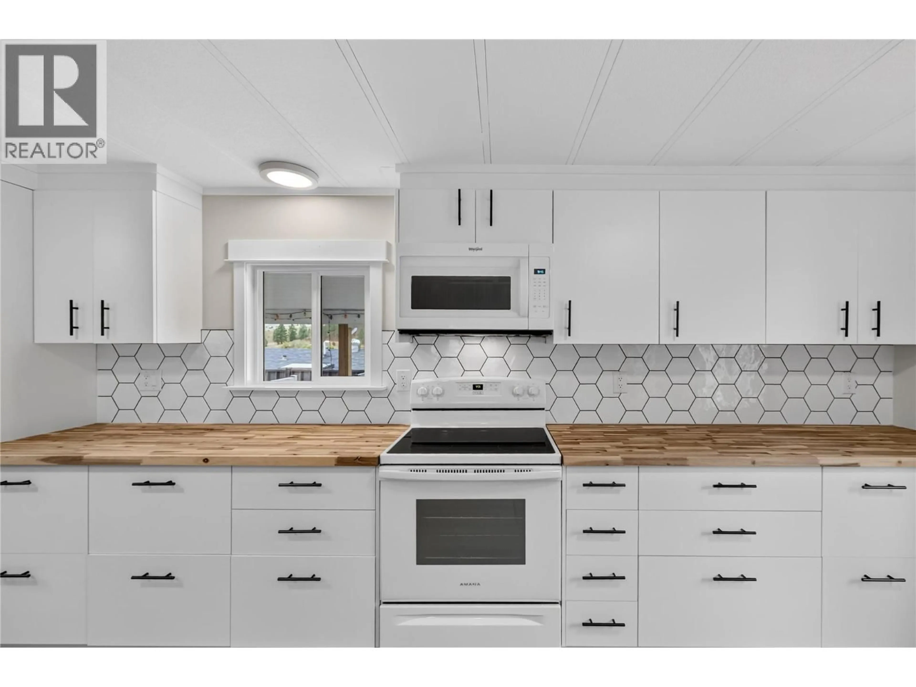 Unknown for 532 GUILDFORD COURT, Coldstream British Columbia V1B2E3