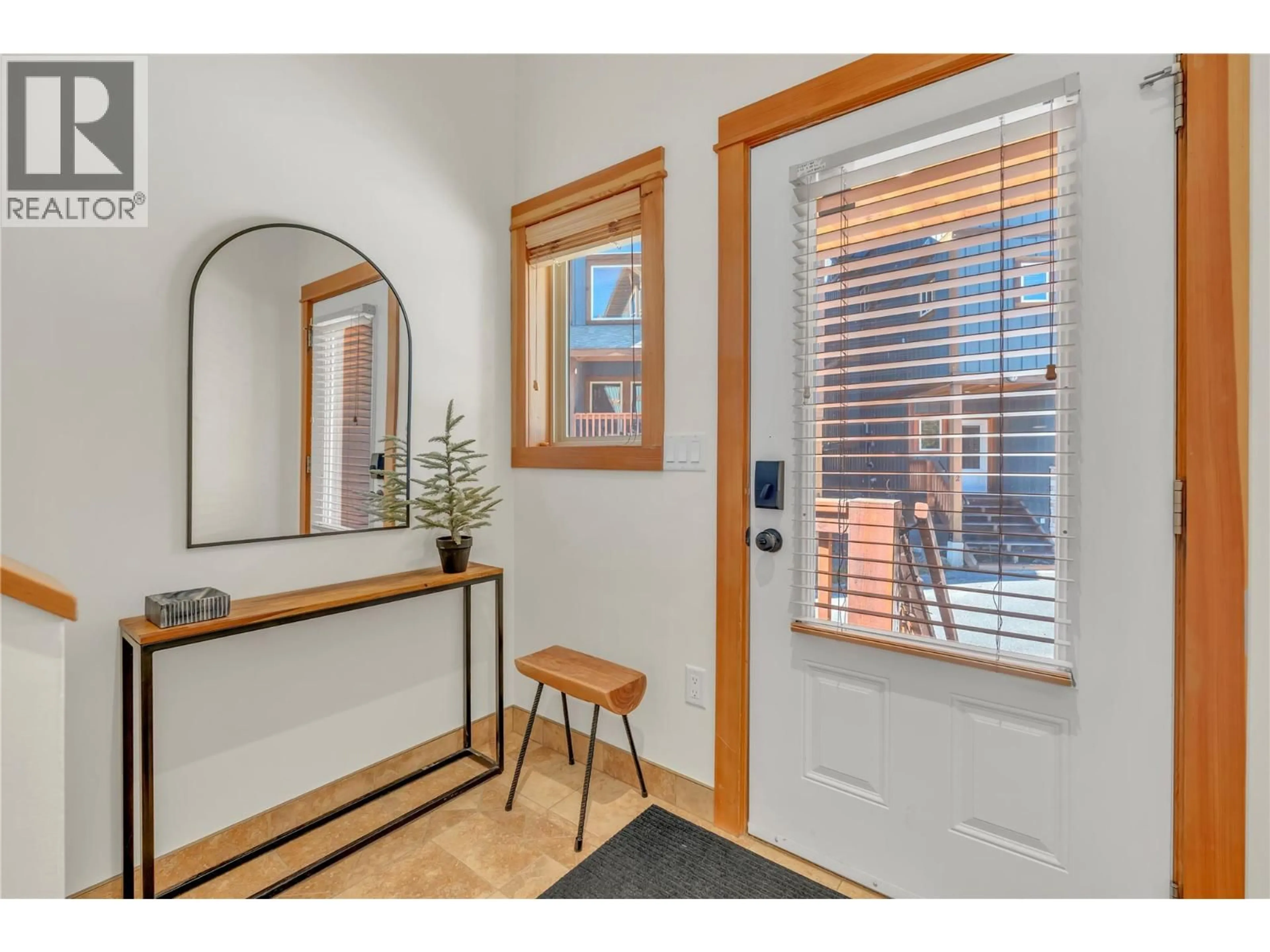 Indoor entryway for 14 - 306 CREEKVIEW ROAD, Apex Mountain British Columbia V0H1K0
