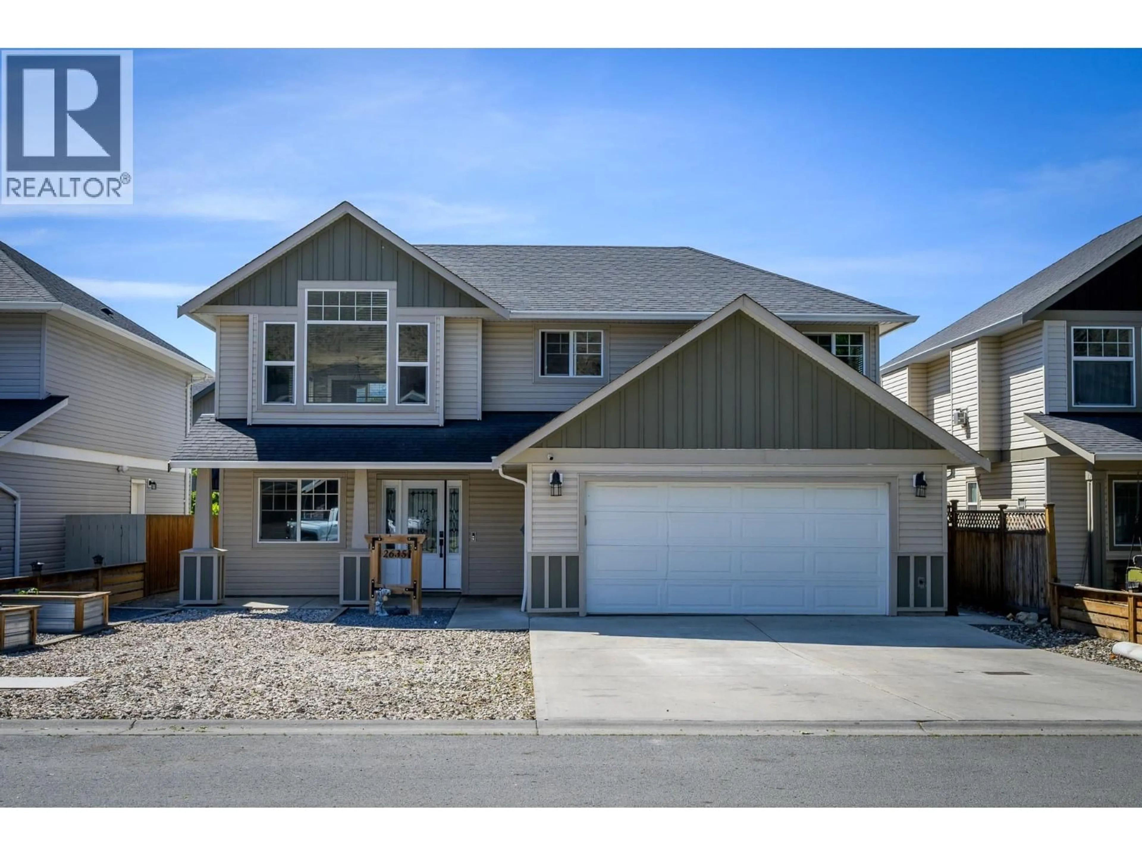 Home with vinyl exterior material, street for 2635 ROSEWOOD AVENUE, Kamloops British Columbia V2B0C4