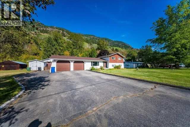 2129 RASPBERRY ROAD, Castlegar 4