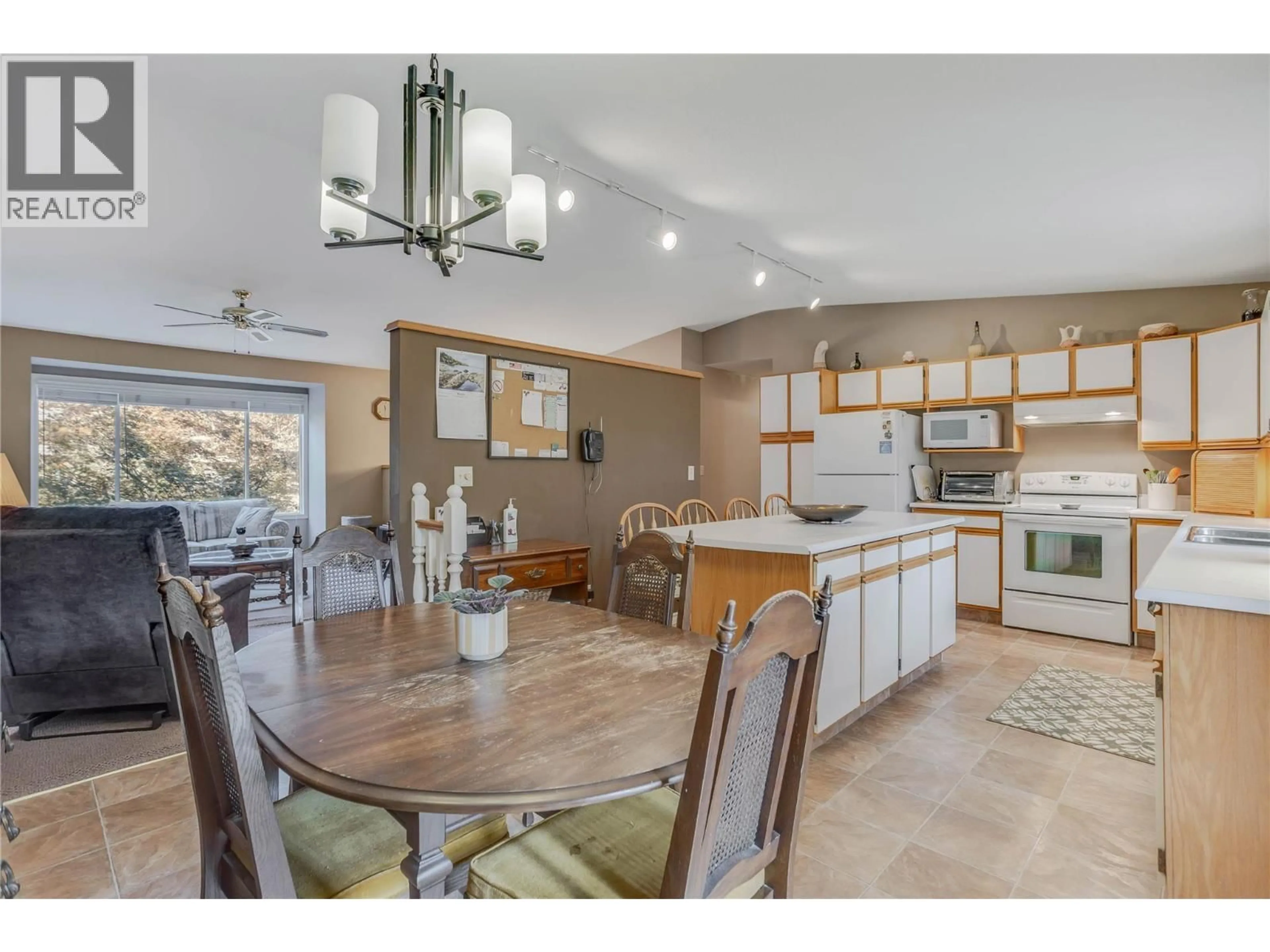 Open concept kitchen, unknown for 2335 SOMERSET COURT, West Kelowna British Columbia V1Z3L5