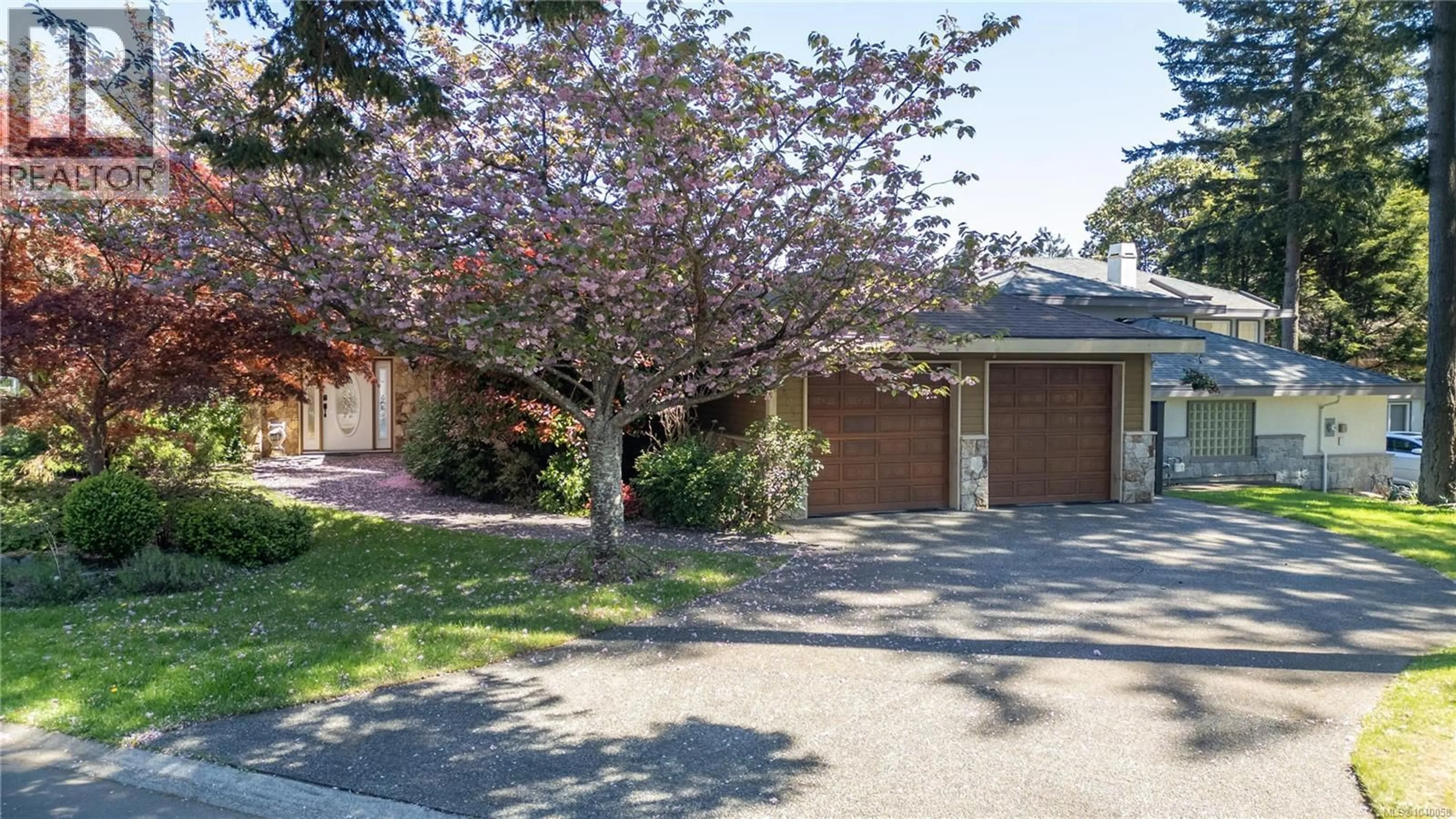 Unknown for 4405 MOONLIGHT LANE, Saanich British Columbia V8N6K7