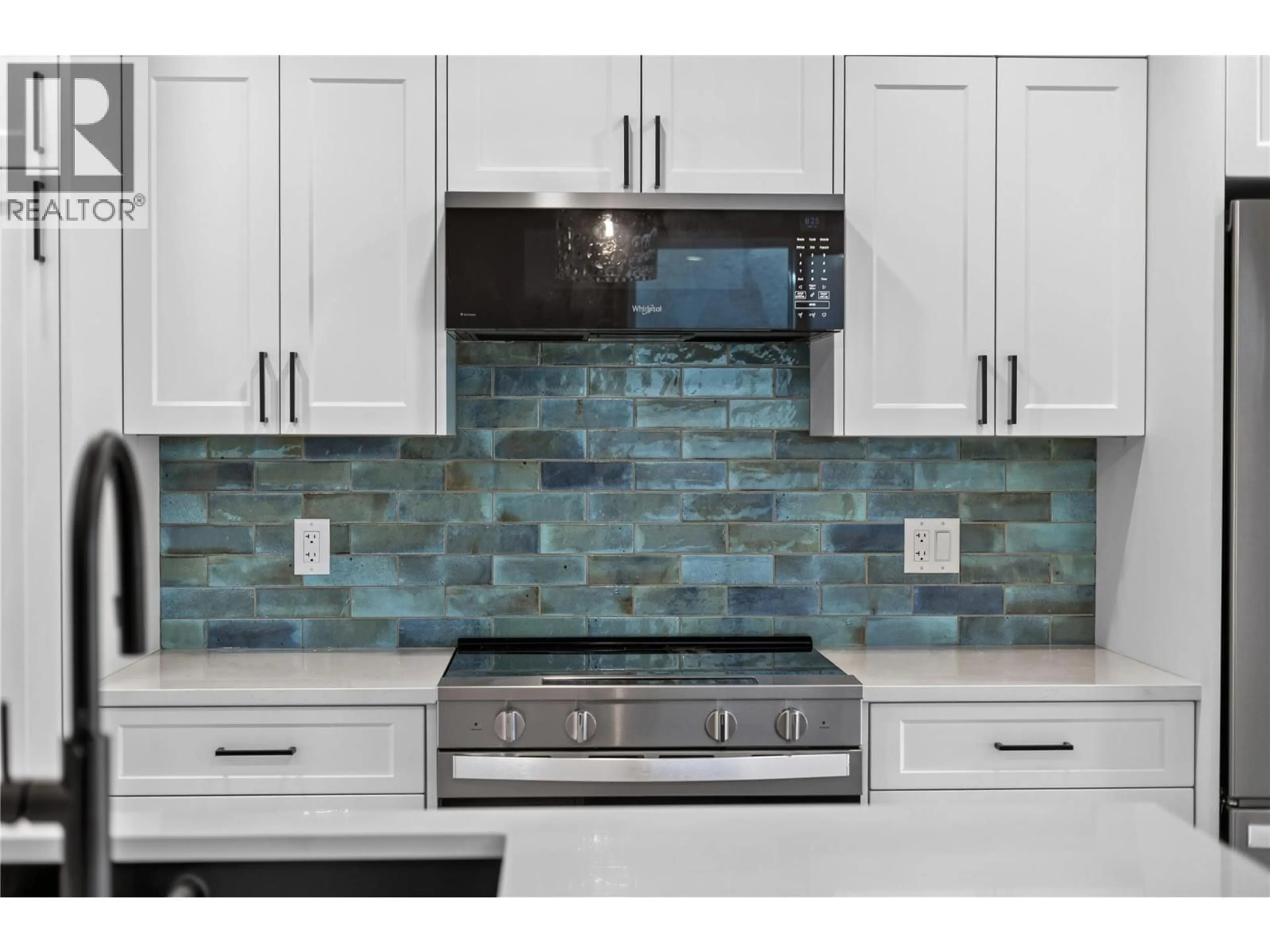 Contemporary kitchen, ceramic/tile floor for 103 - 424 BENNETT AVENUE, Penticton British Columbia V2A2P6