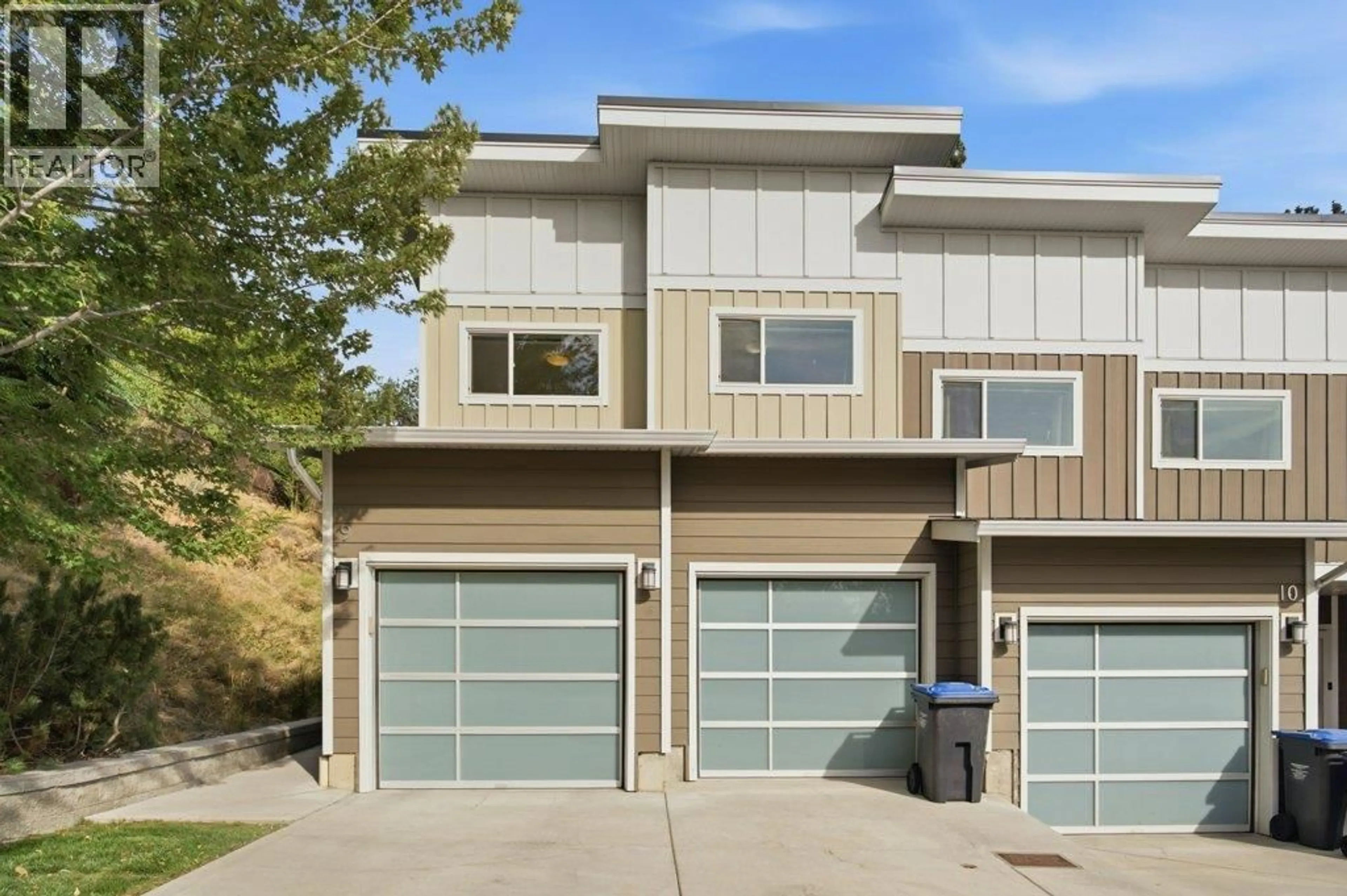 Home with vinyl exterior material, street for 9 - 1170 BRANT AVENUE, Kelowna British Columbia V1Y1N1
