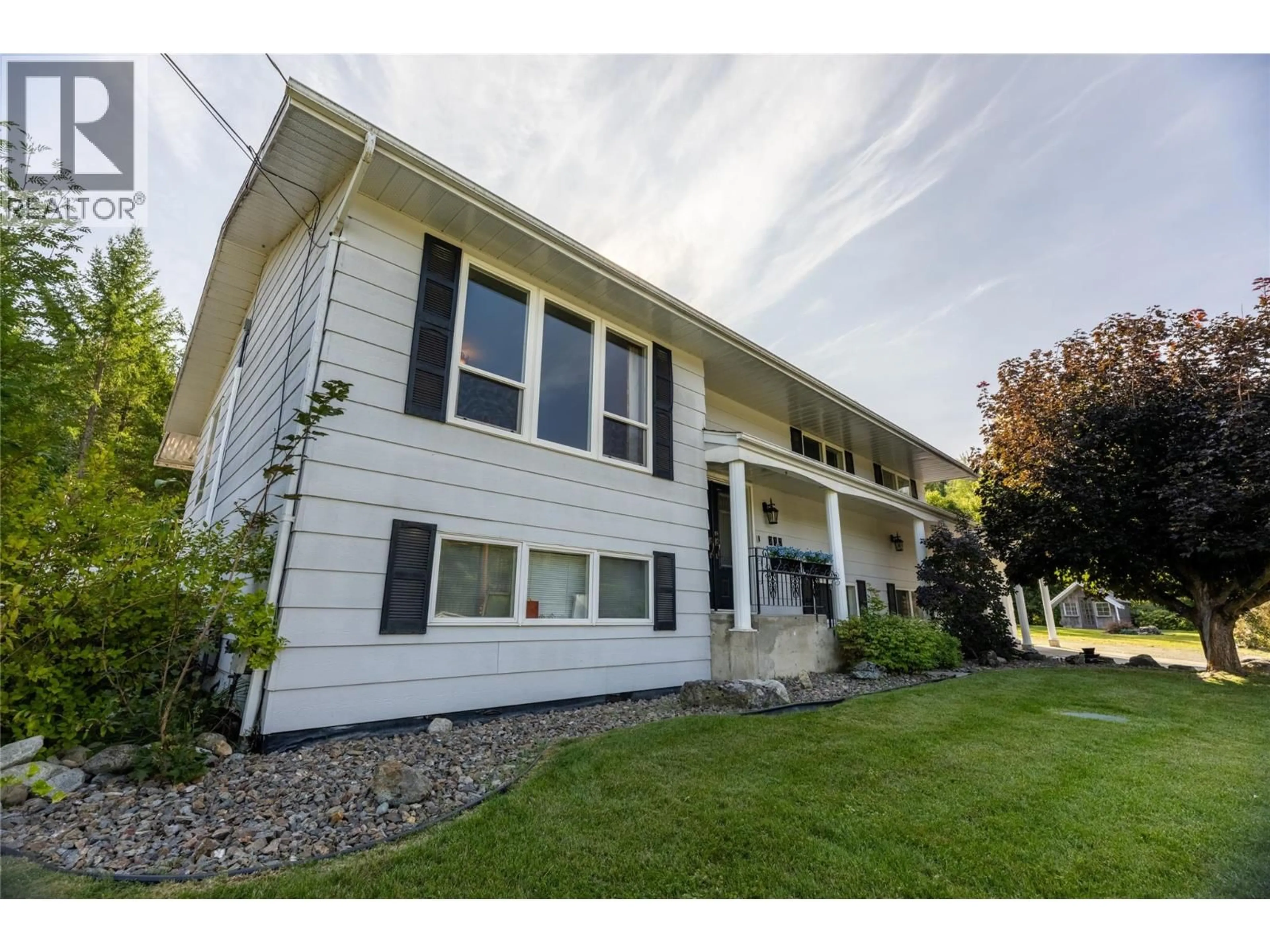 Home with vinyl exterior material, building for 232 EVERETTE AVENUE, Greenwood British Columbia V0H1J0