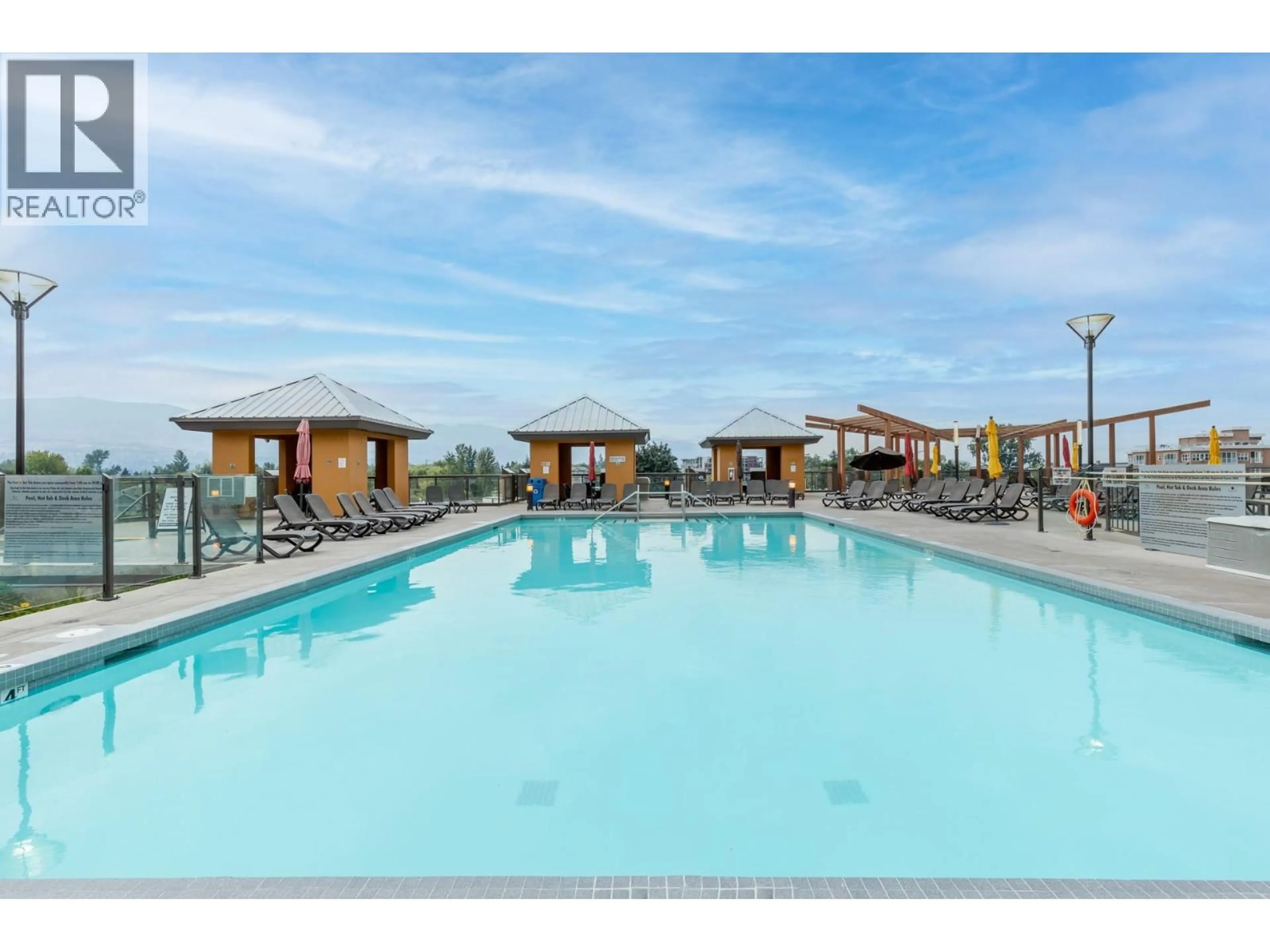 Pool for 321 - 654 COOK ROAD, Kelowna British Columbia V1W3G7