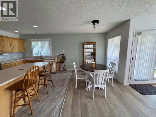 18 - 1901 MAXWELL AVENUE, Merritt 5
