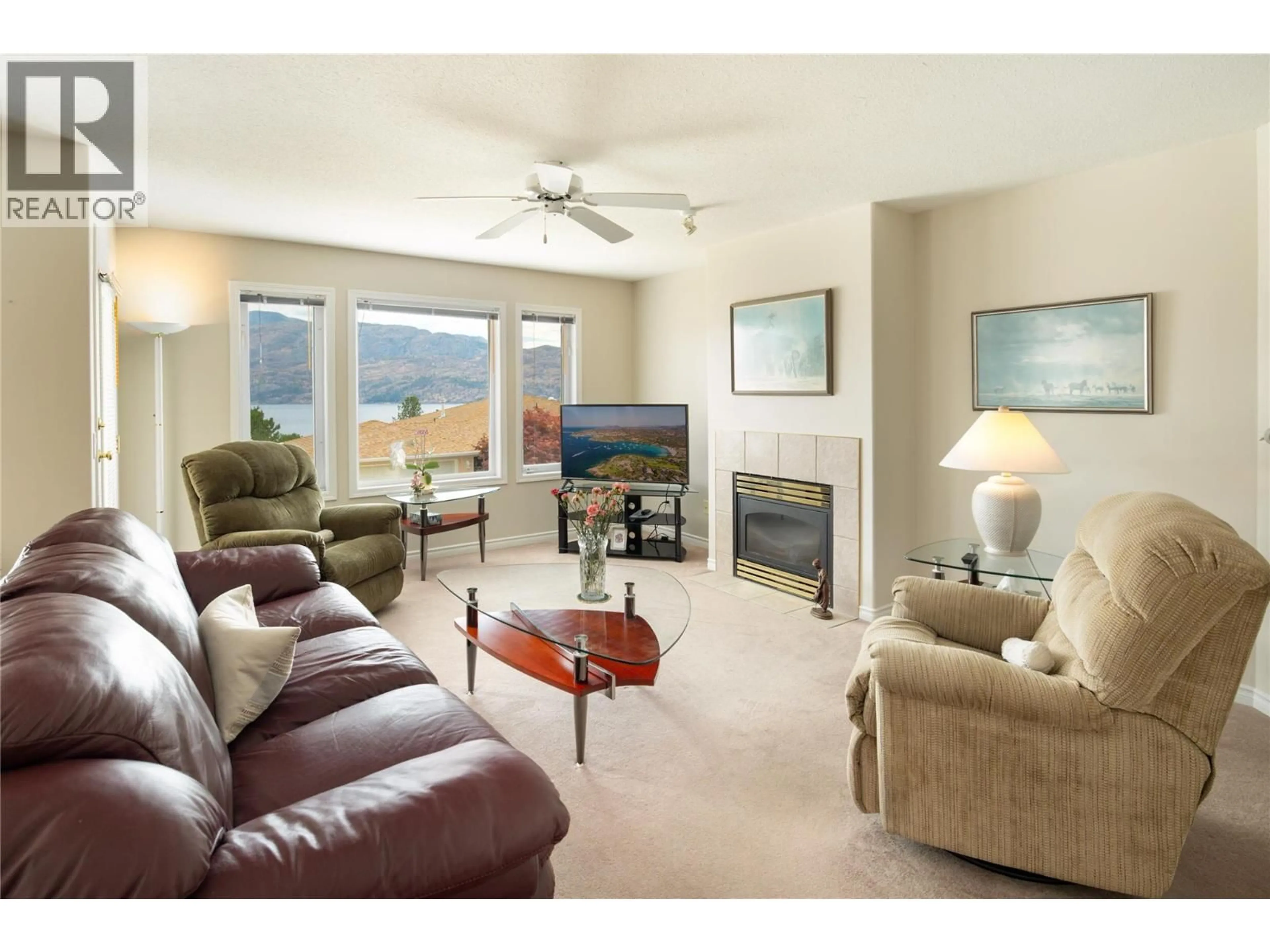 Living room with furniture, unknown for 203 - 5300 HUSTON ROAD, Peachland British Columbia V0H1X2