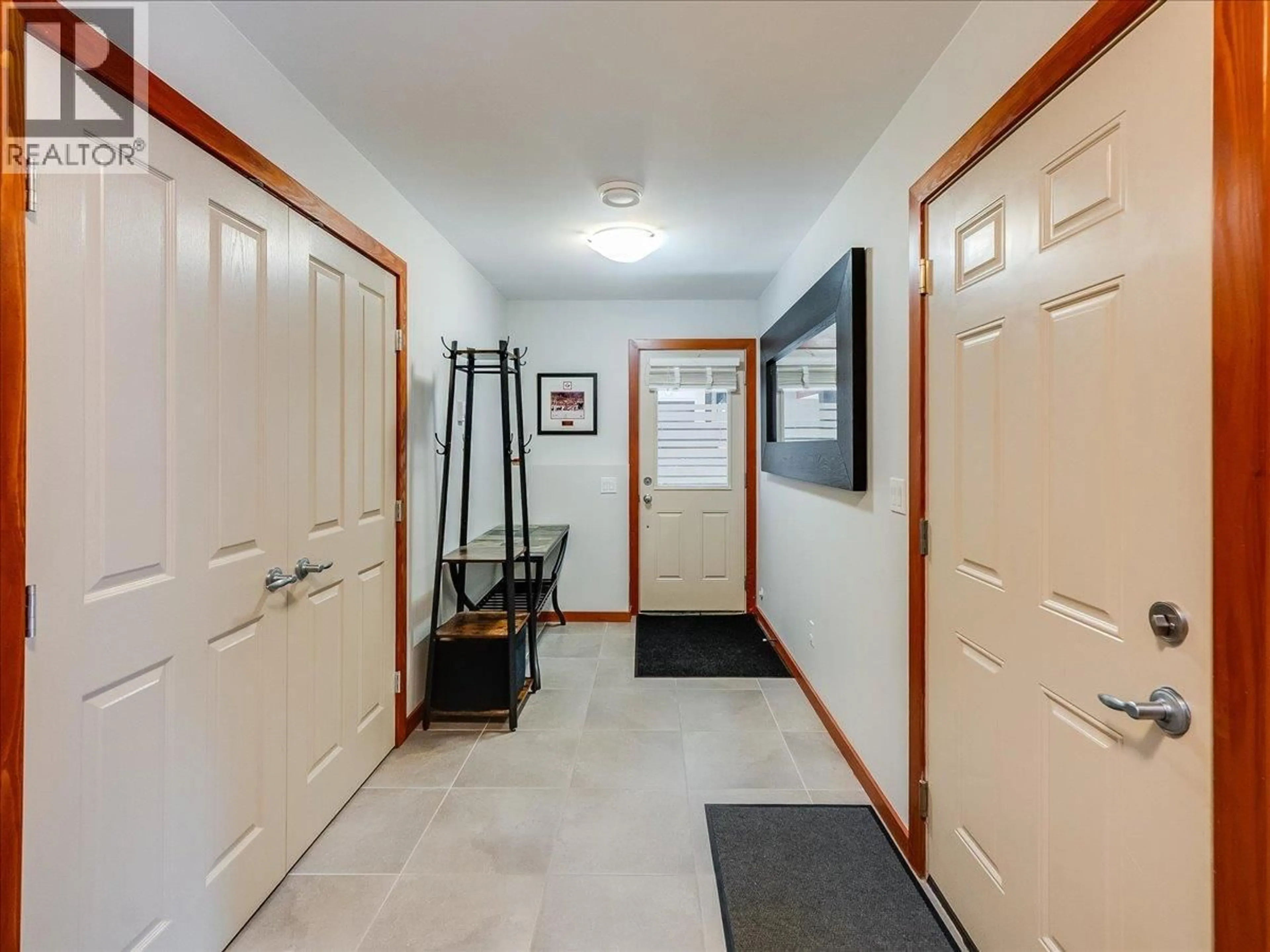 Indoor entryway for 800A REDSTONE DRIVE, Rossland British Columbia V0G1Y0