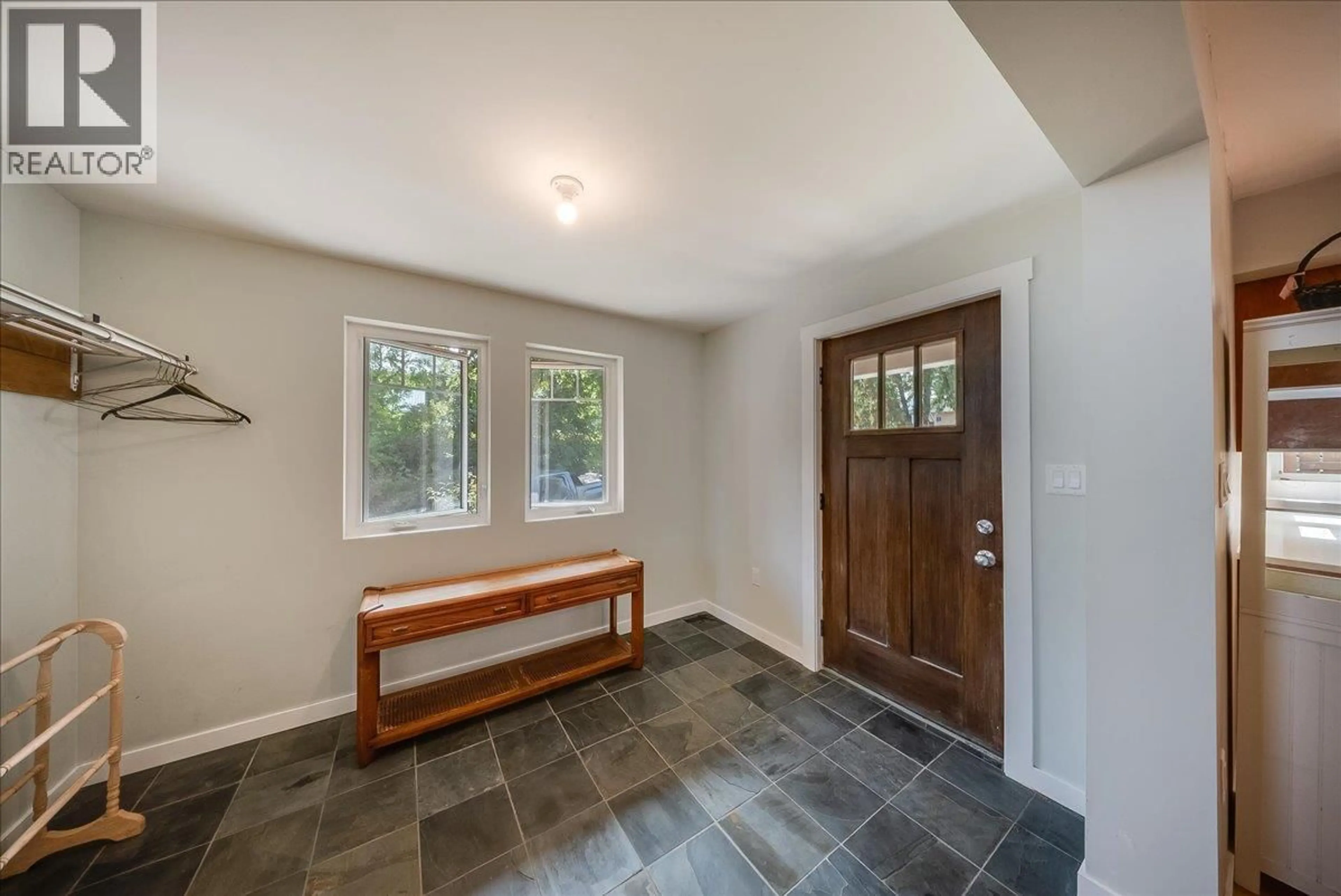 Indoor entryway for 2460 FOURTH AVENUE, Rossland British Columbia V0G1Y0