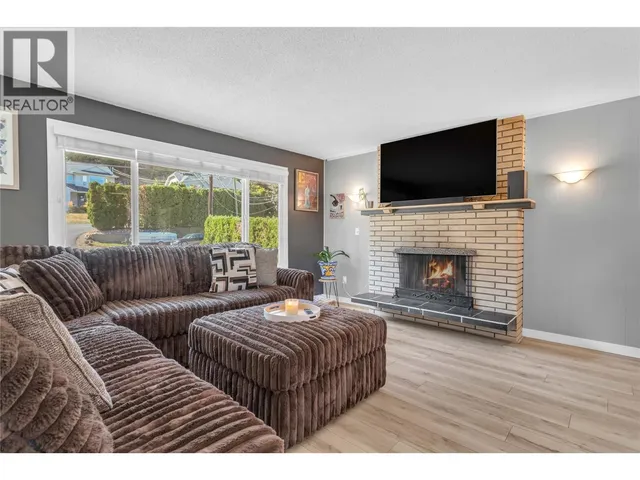 3227 MCIVER ROAD, West Kelowna 3