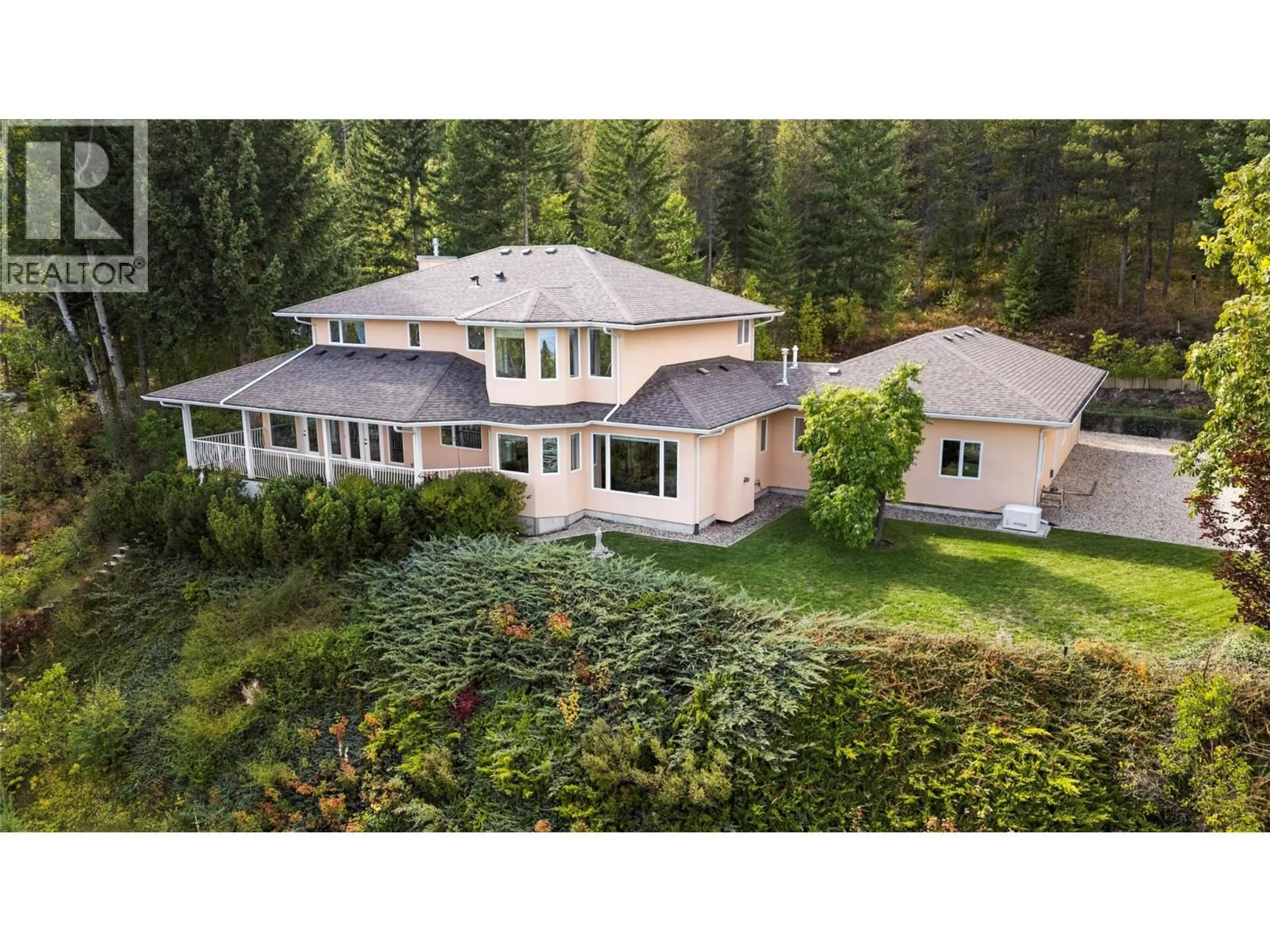 A pic from outside/outdoor area/front of a property/back of a property/a pic from drone, unknown for 3801 65 STREET NORTHWEST, Salmon Arm British Columbia V1E3A8