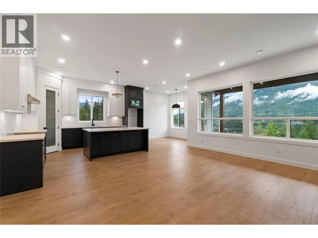 6900 42 STREET NORTHEAST, Salmon Arm 2