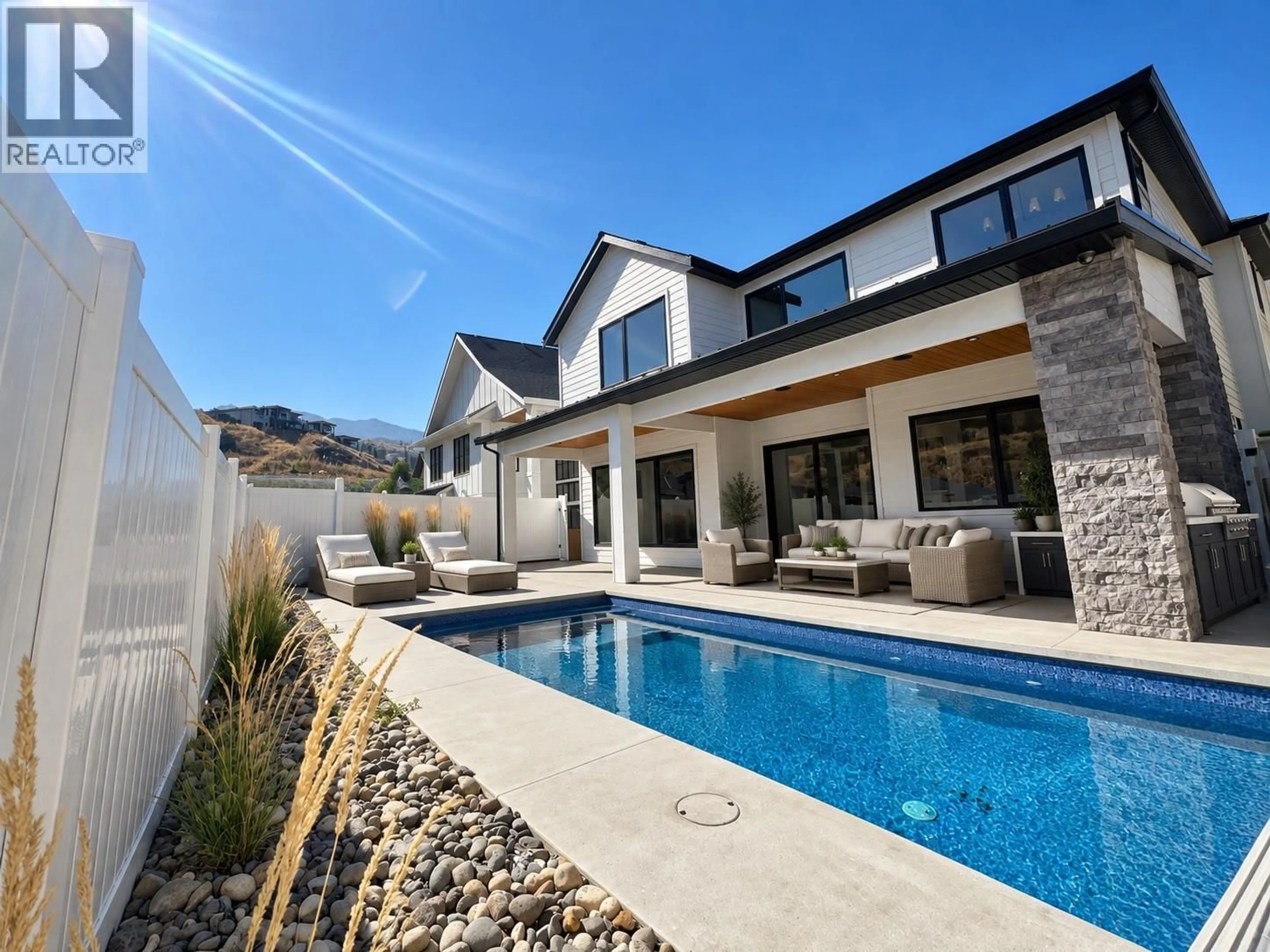 Pool for 5533 FOOTHILL COURT, Kelowna British Columbia V1W0C4