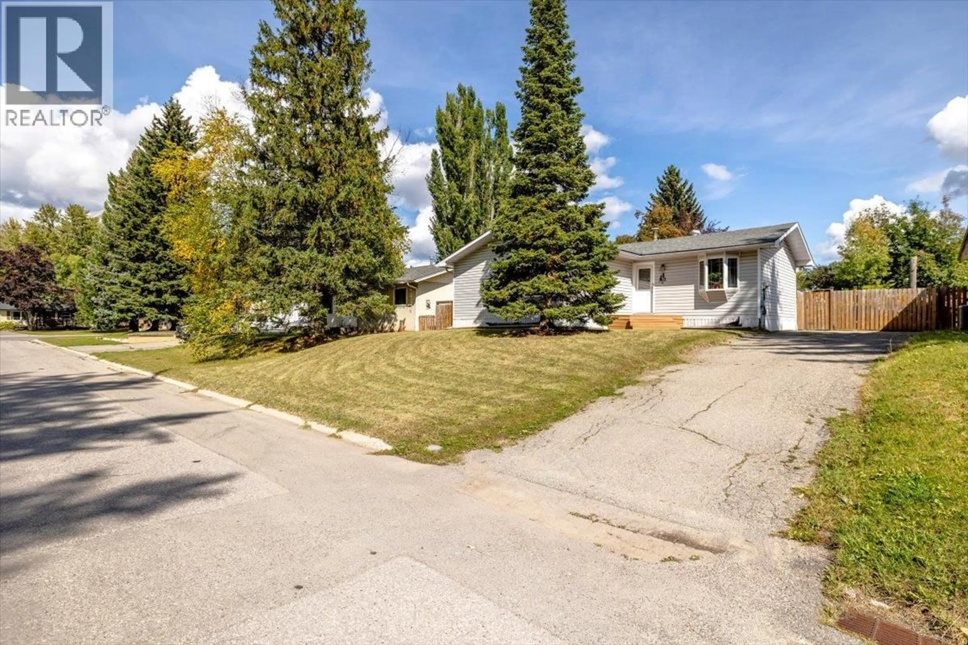 A pic from outside/outdoor area/front of a property/back of a property/a pic from drone, street for 4 RIDGEMONT AVENUE, Fernie British Columbia V0B1M2