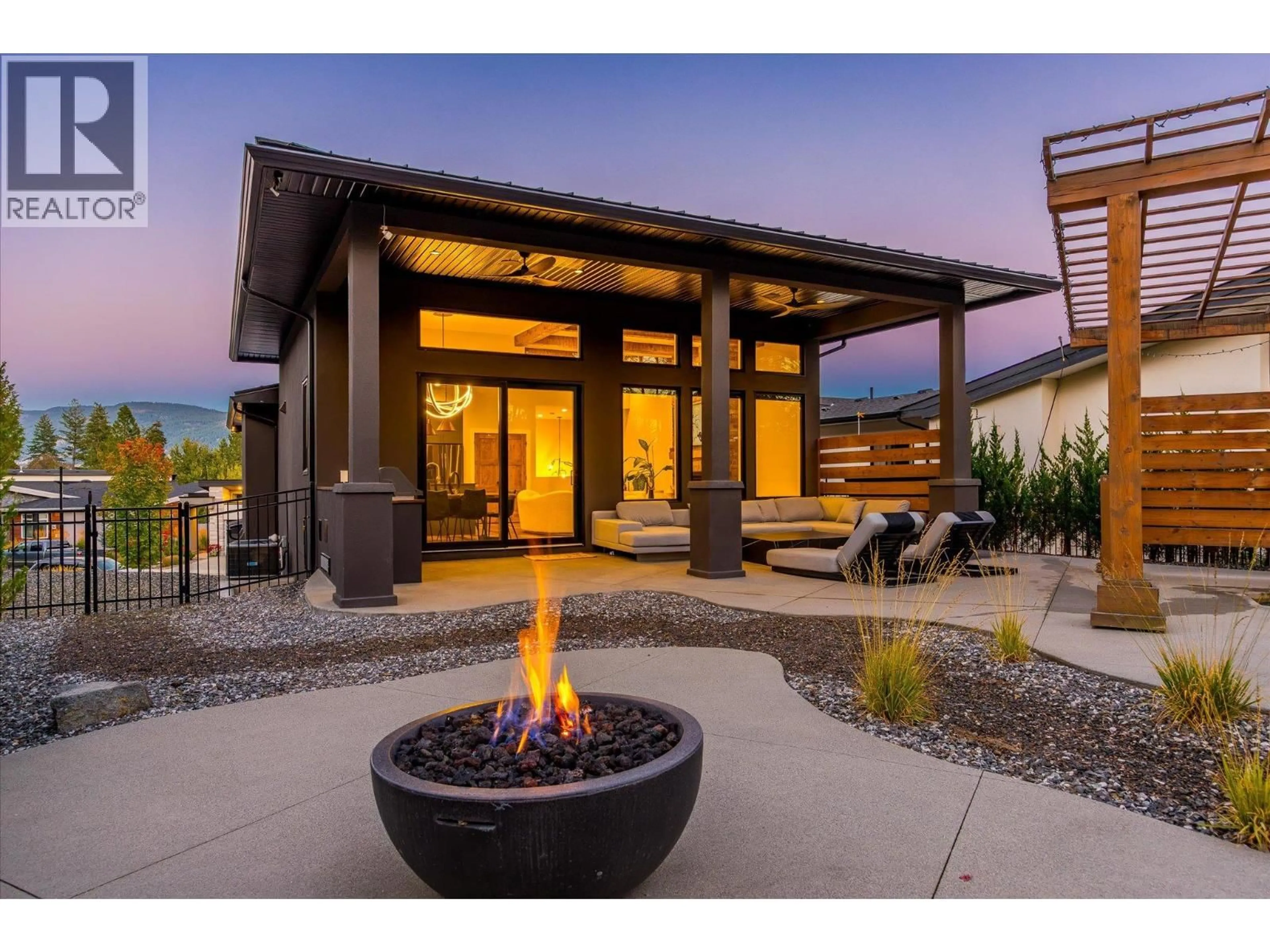 Patio, mountain view for 10342 LONG ROAD, Lake Country British Columbia V4V0A9