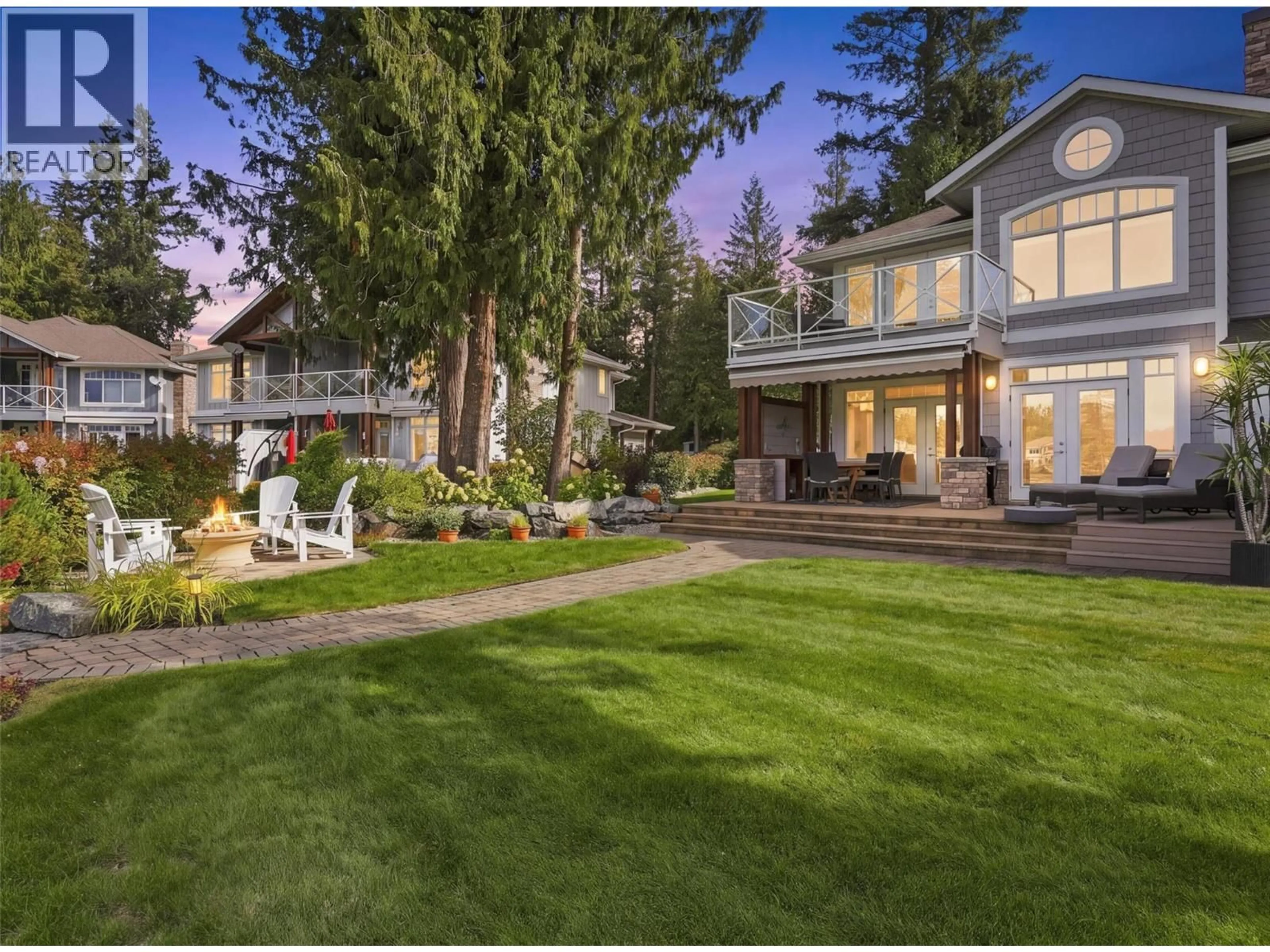 A pic from outside/outdoor area/front of a property/back of a property/a pic from drone, mountain view for 8 - 3950 EXPRESS POINT ROAD, Scotch Creek British Columbia V0E1M5