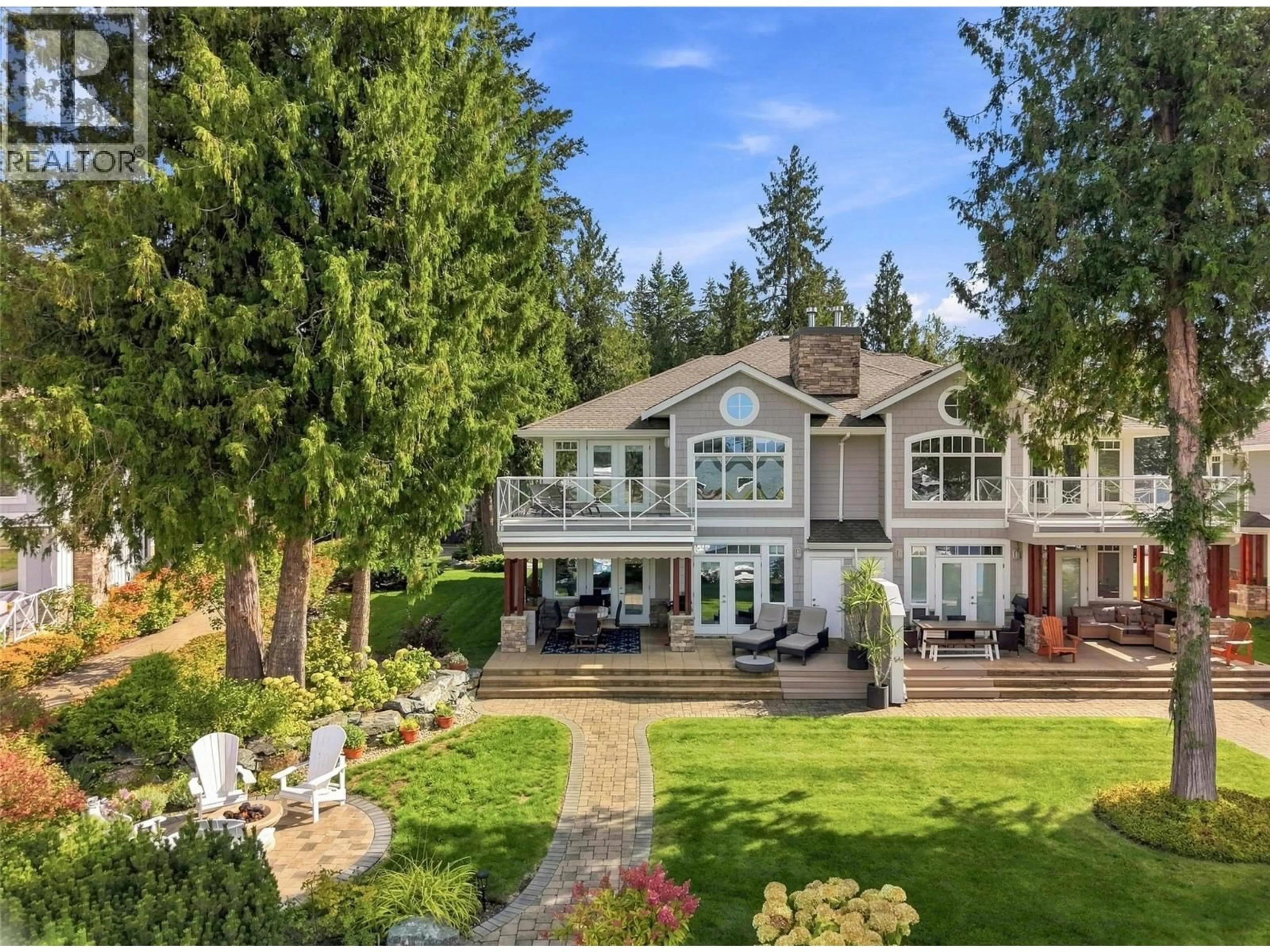 A pic from outside/outdoor area/front of a property/back of a property/a pic from drone, water/lake/river/ocean view for 8 - 3950 EXPRESS POINT ROAD, Scotch Creek British Columbia V0E1M5
