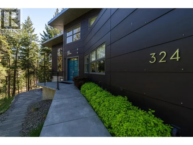 324 CLIFTON ROAD, Kelowna 3