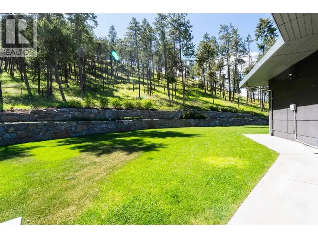 324 CLIFTON ROAD, Kelowna 5