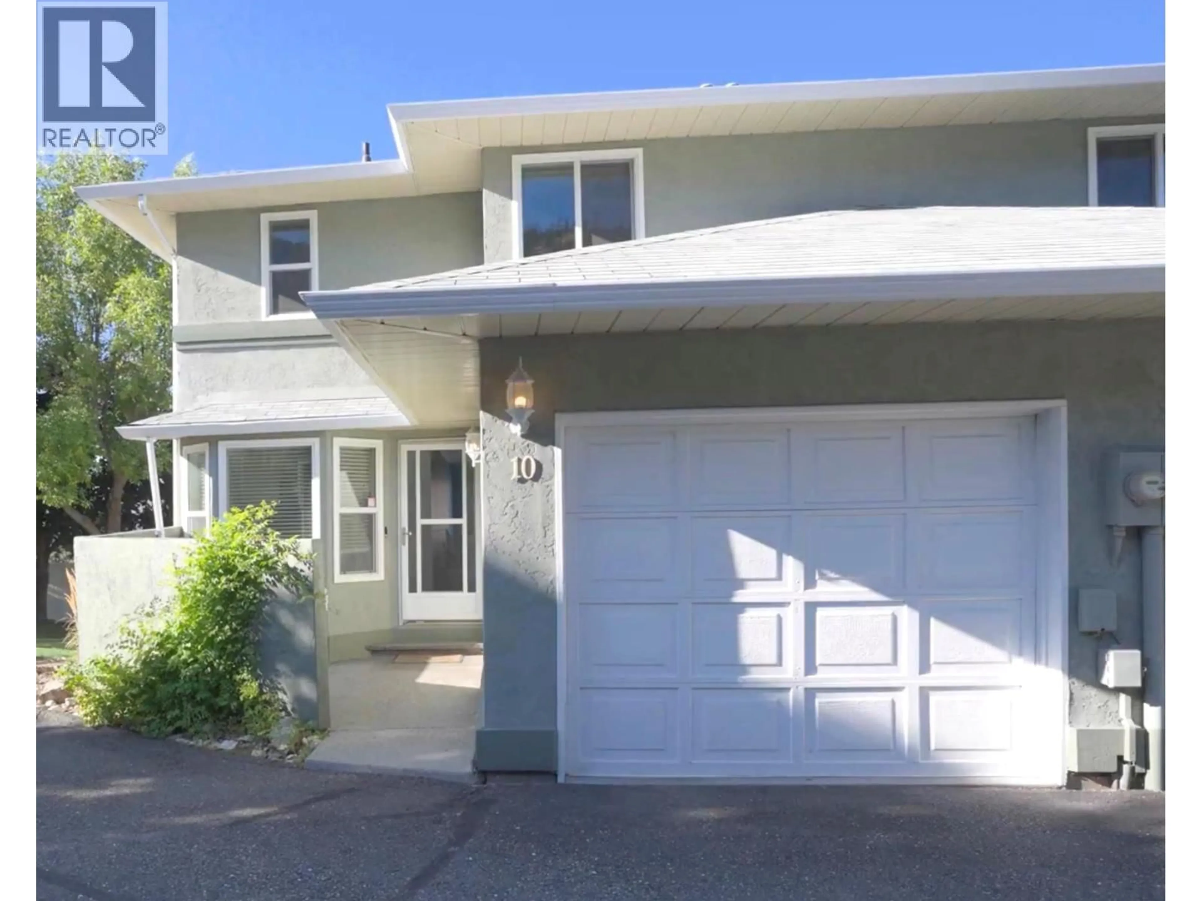 Home with vinyl exterior material, street for 10 - 2526 NECHAKO DRIVE, Kamloops British Columbia V2E2C9