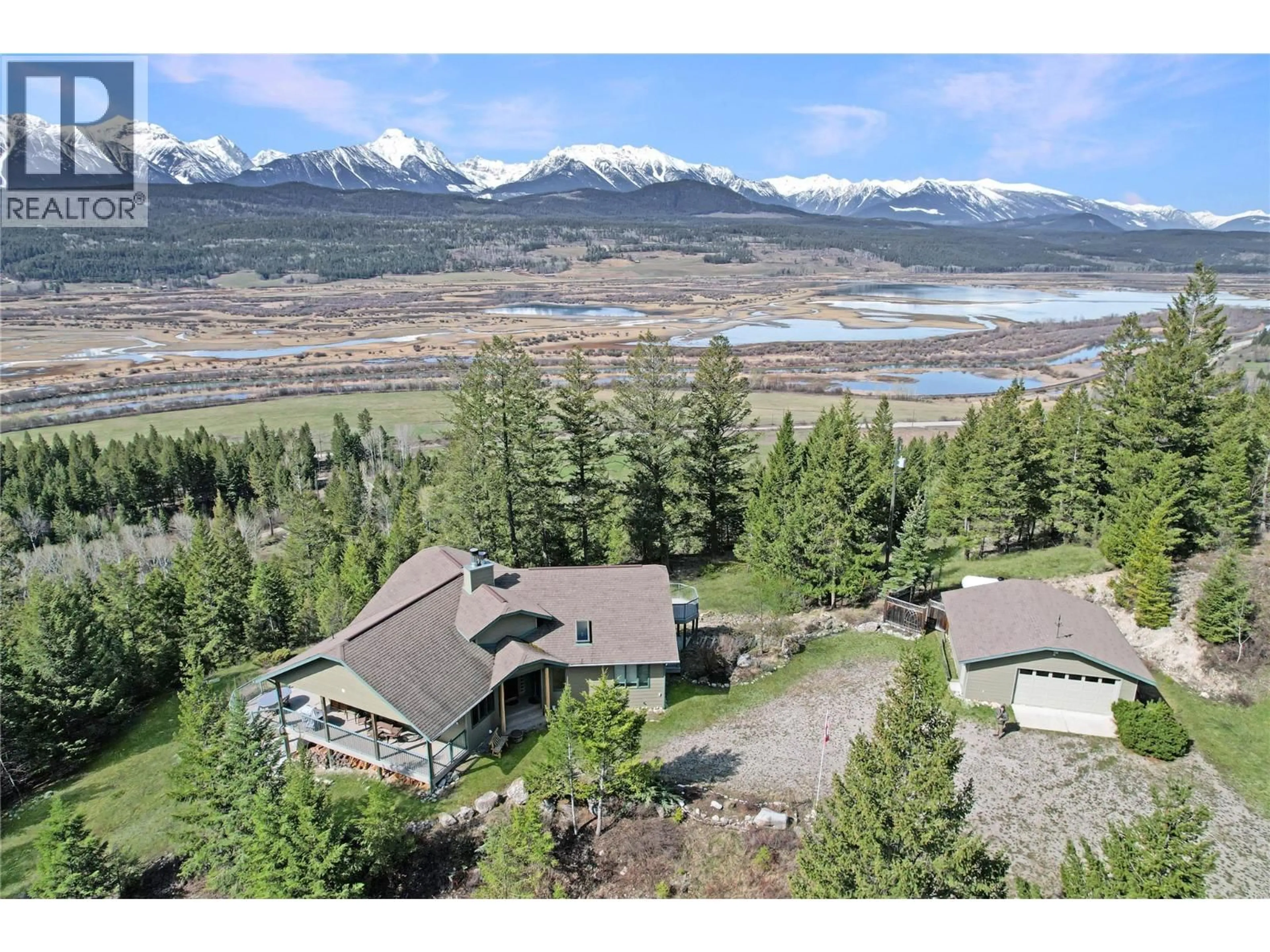 A pic from outside/outdoor area/front of a property/back of a property/a pic from drone, mountain view for 2360/2380 95 HIGHWAY, Spillimacheen British Columbia V0A1P0