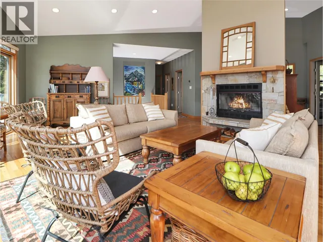2360/2380 95 HIGHWAY, Spillimacheen 3