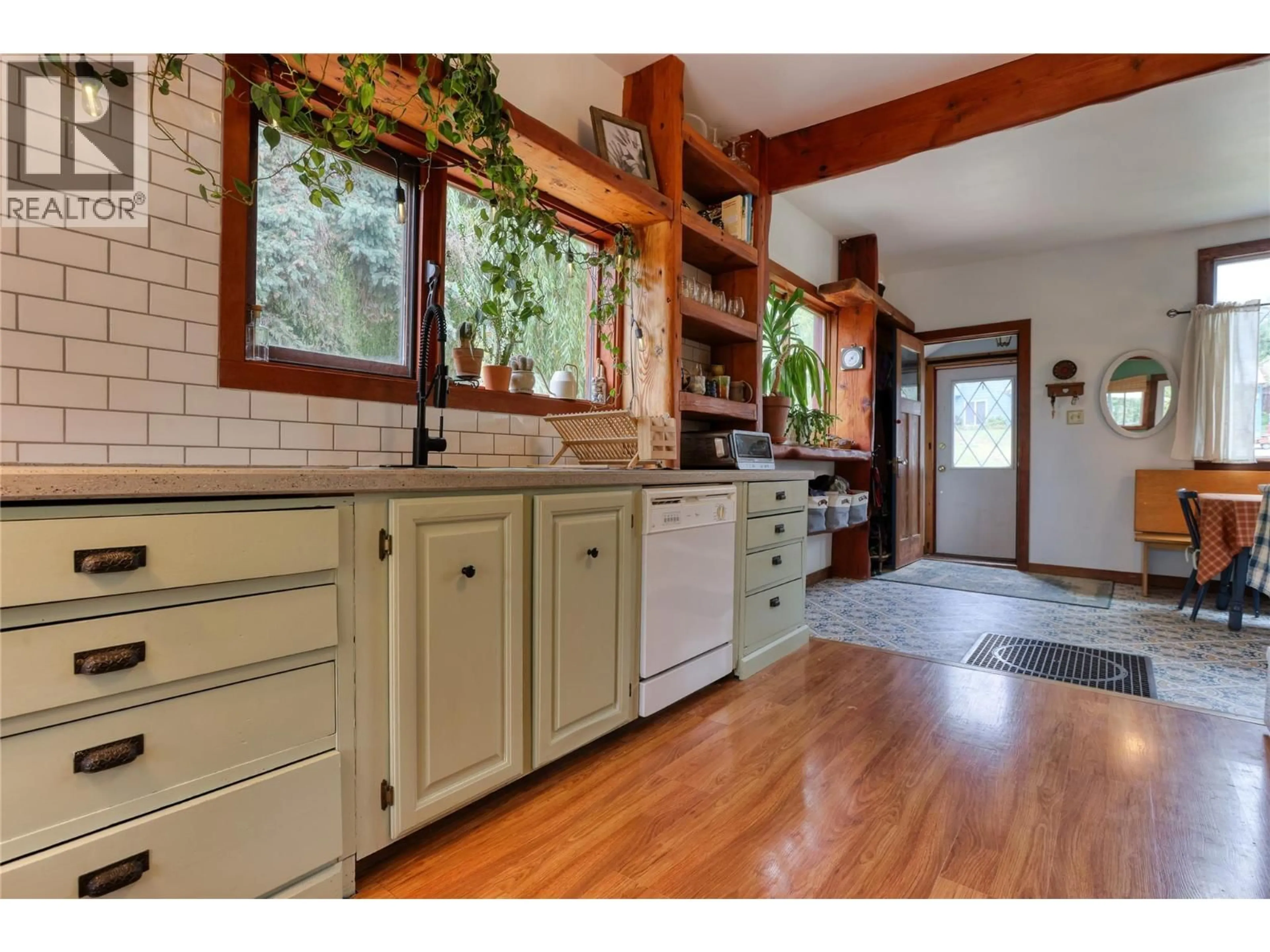 Open concept kitchen, ceramic/tile floor for 1677 SECOND AVENUE, Rossland British Columbia V0G1Y0